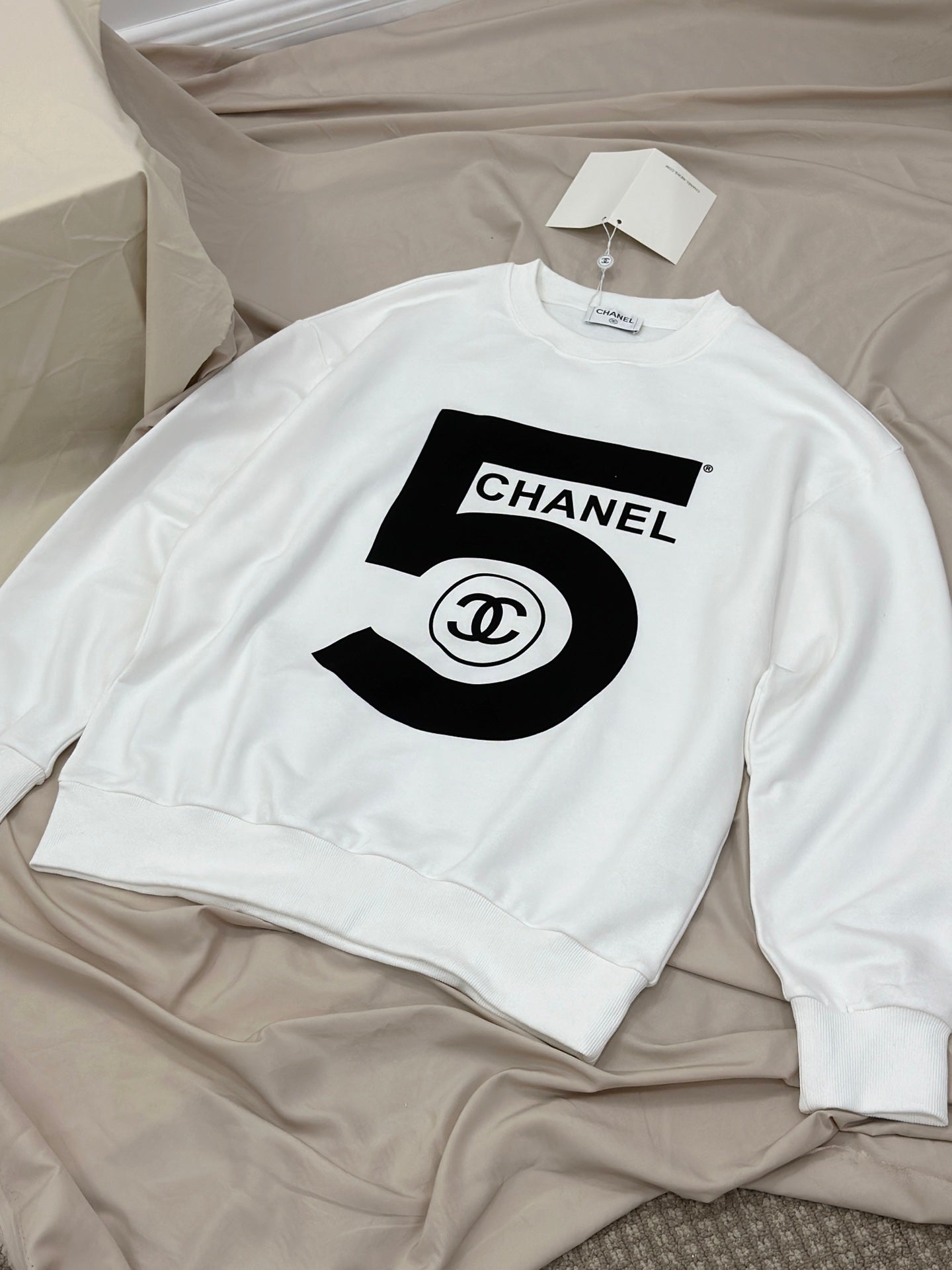 Overlapping letter logo print sweatshirt XC0823101908