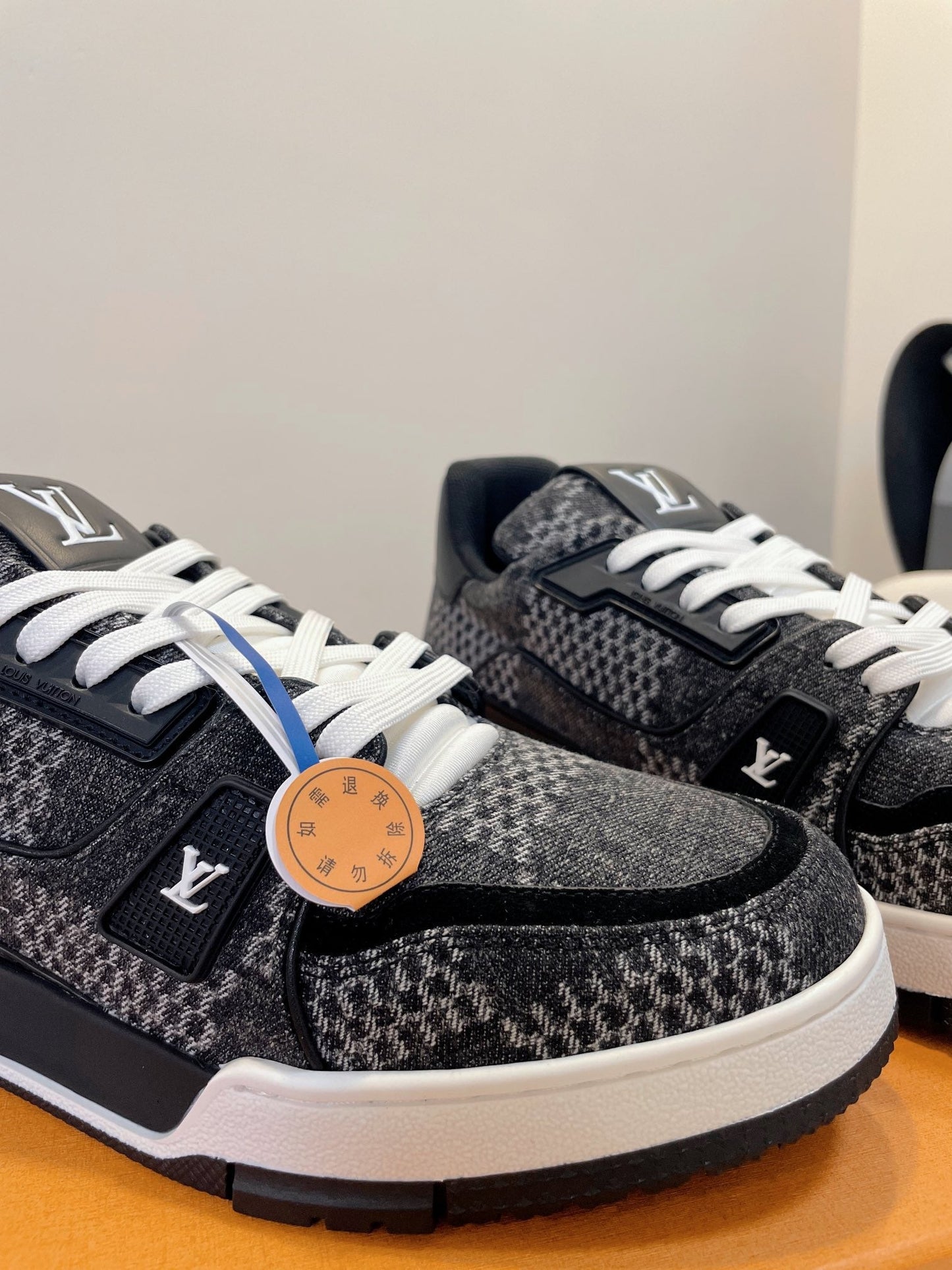 LV Trainer Sneaker 1824120912