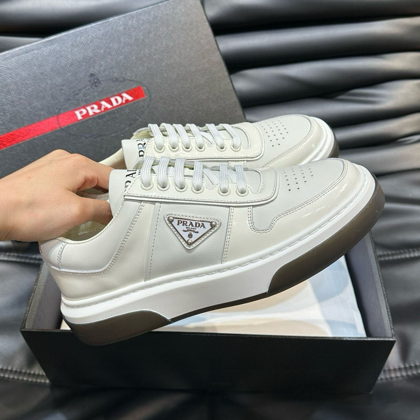 PR sneakers 1825052804