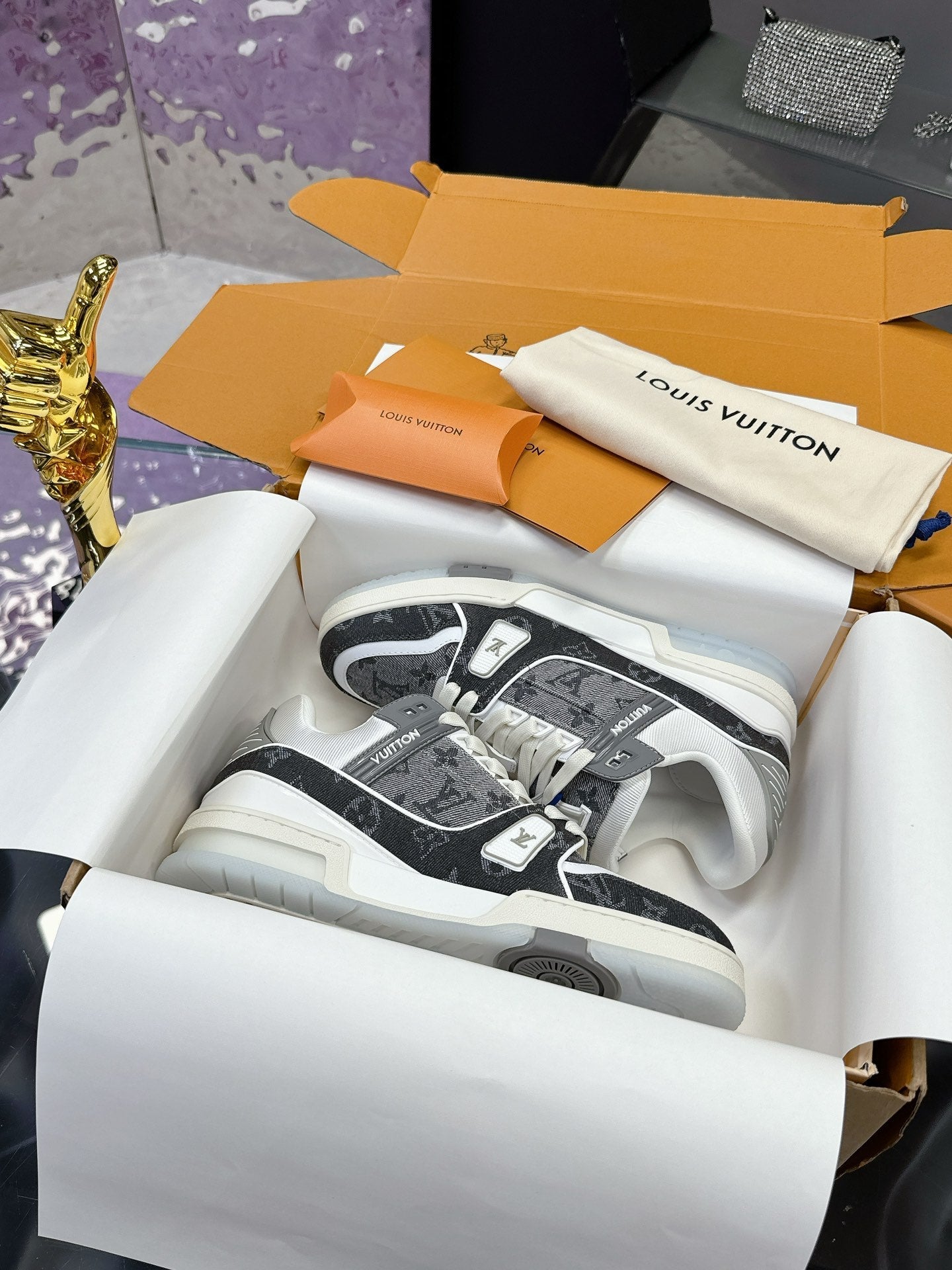 LV Trainer Sneaker 1824120915