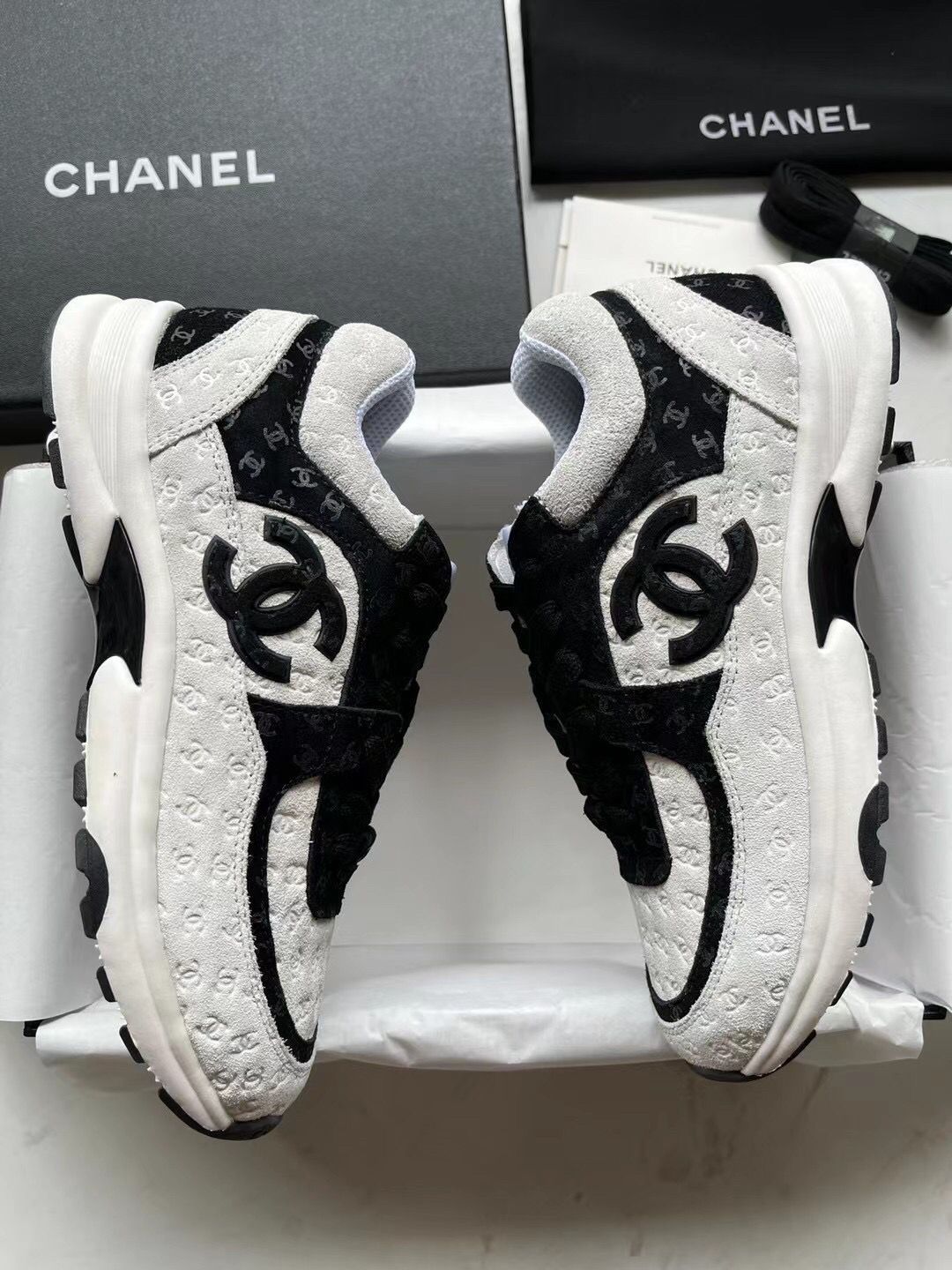 Black And White Panda Embossed Sneakers 0123121301