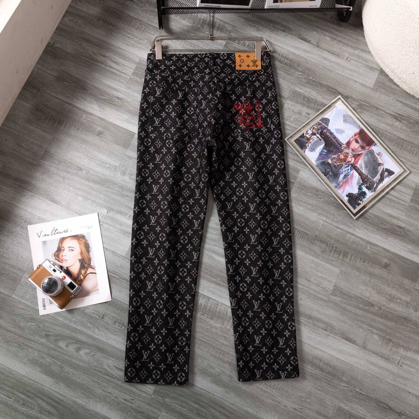 LV Little Red Man embroidered jeans 1825051401