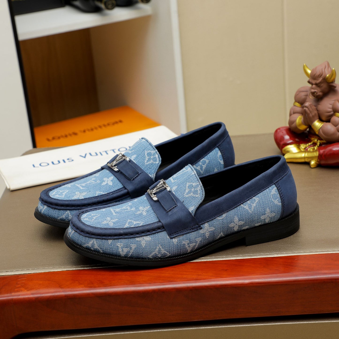 LV Major Loafer 1824102218