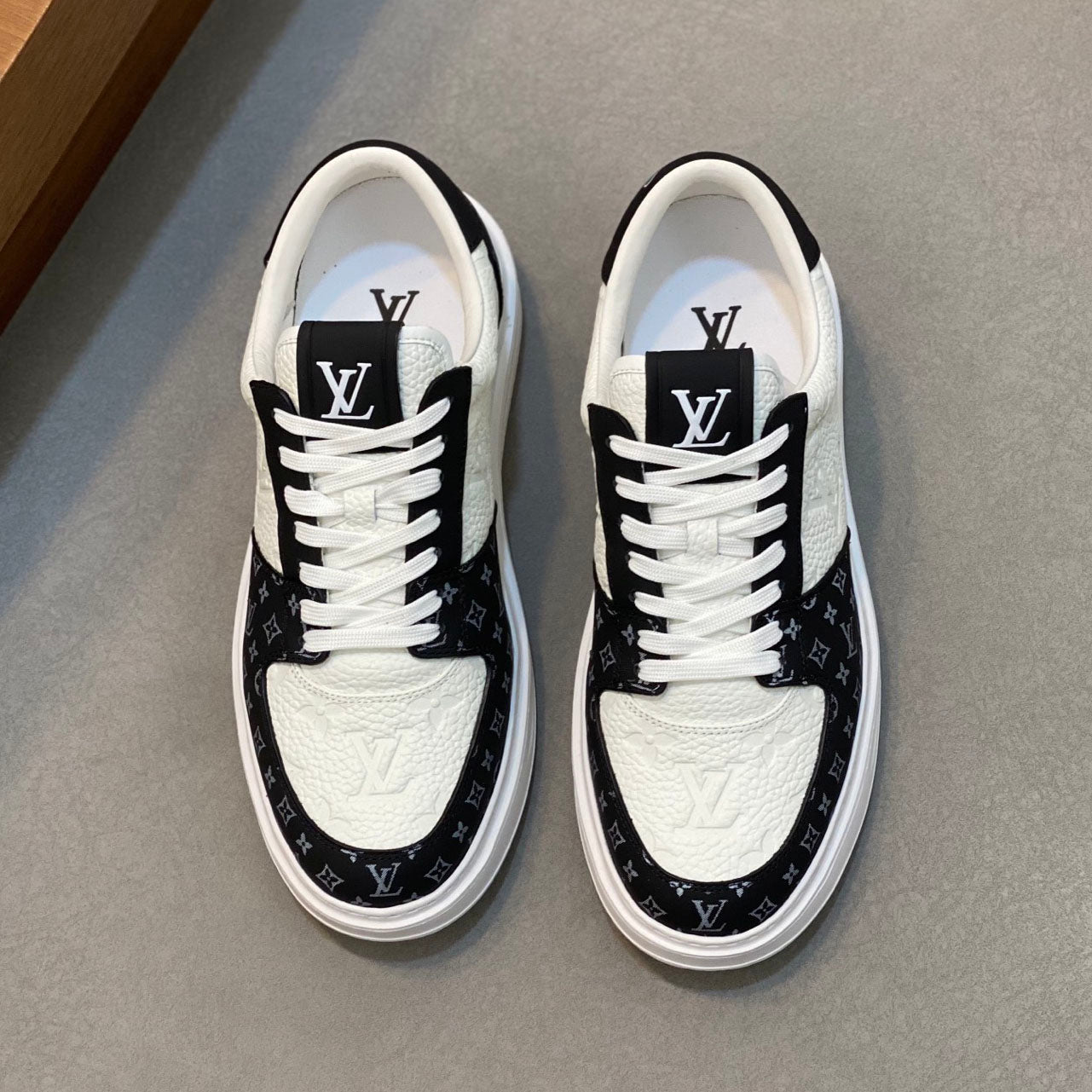 LV Sneaker 1825052109