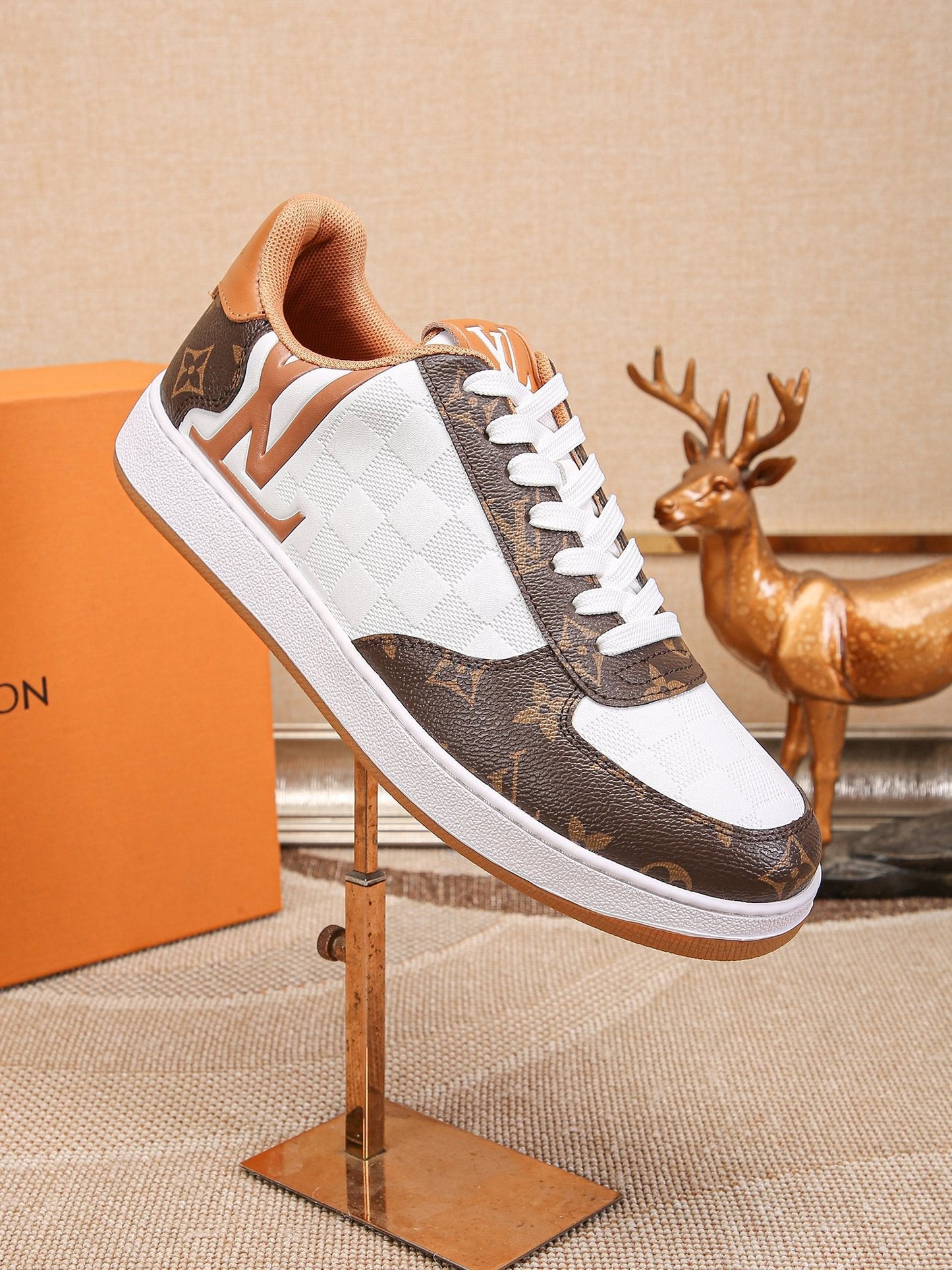 LV sneaker 1825052103