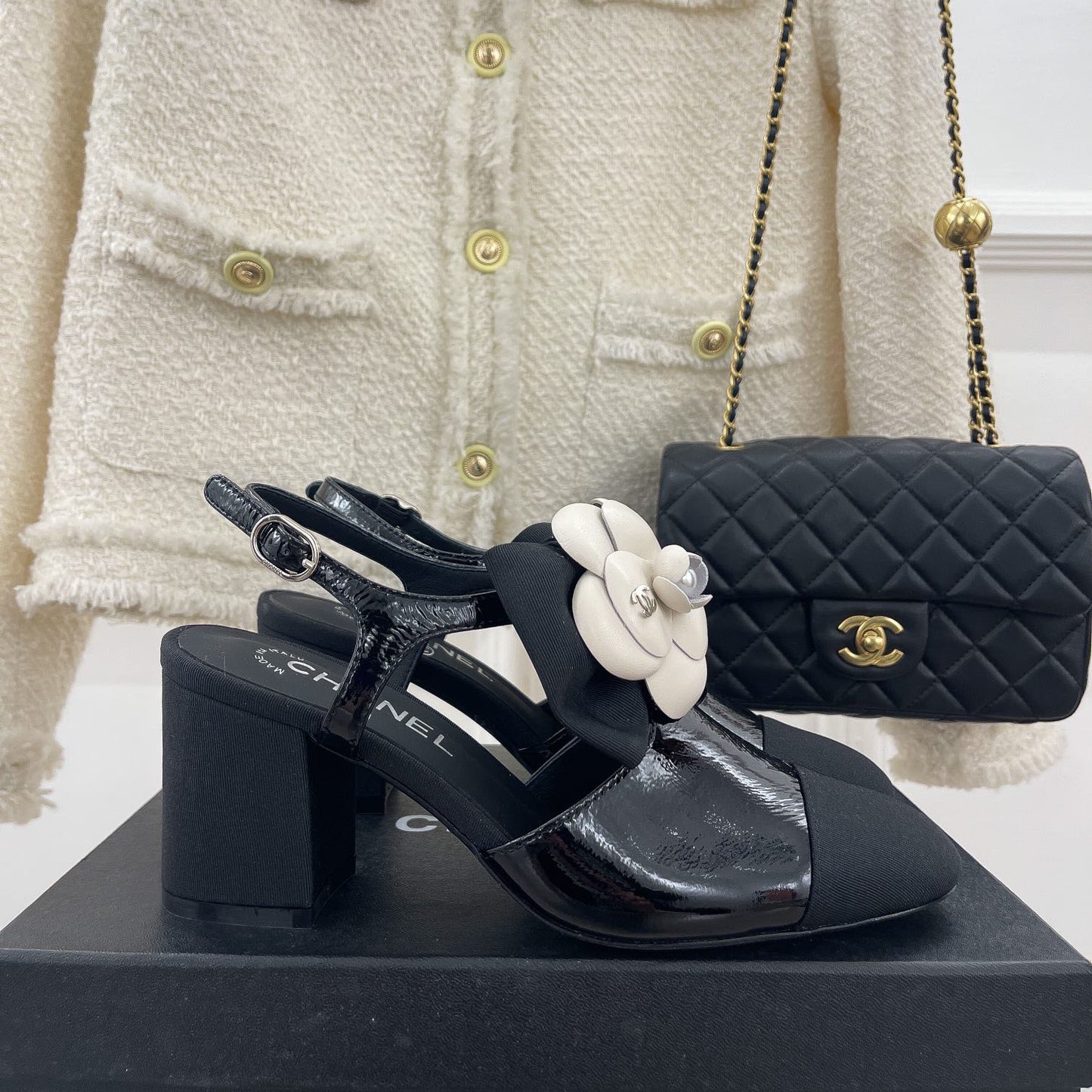 Fashion Versatile Camellia Thick Heels High Heels 1023120404