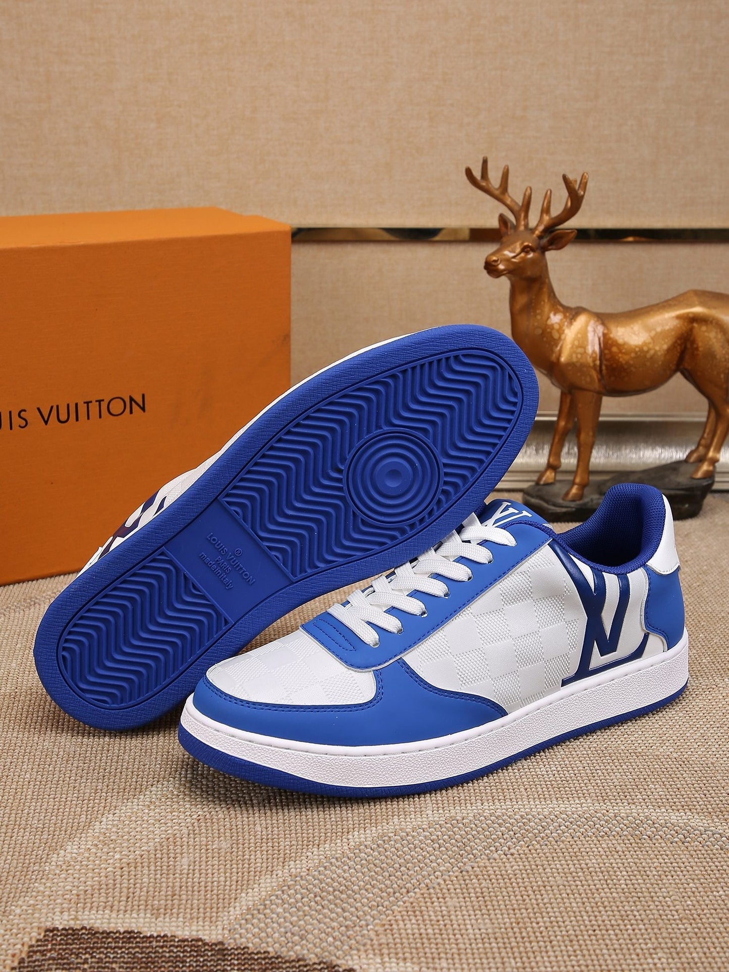 LV sneaker 1825052103