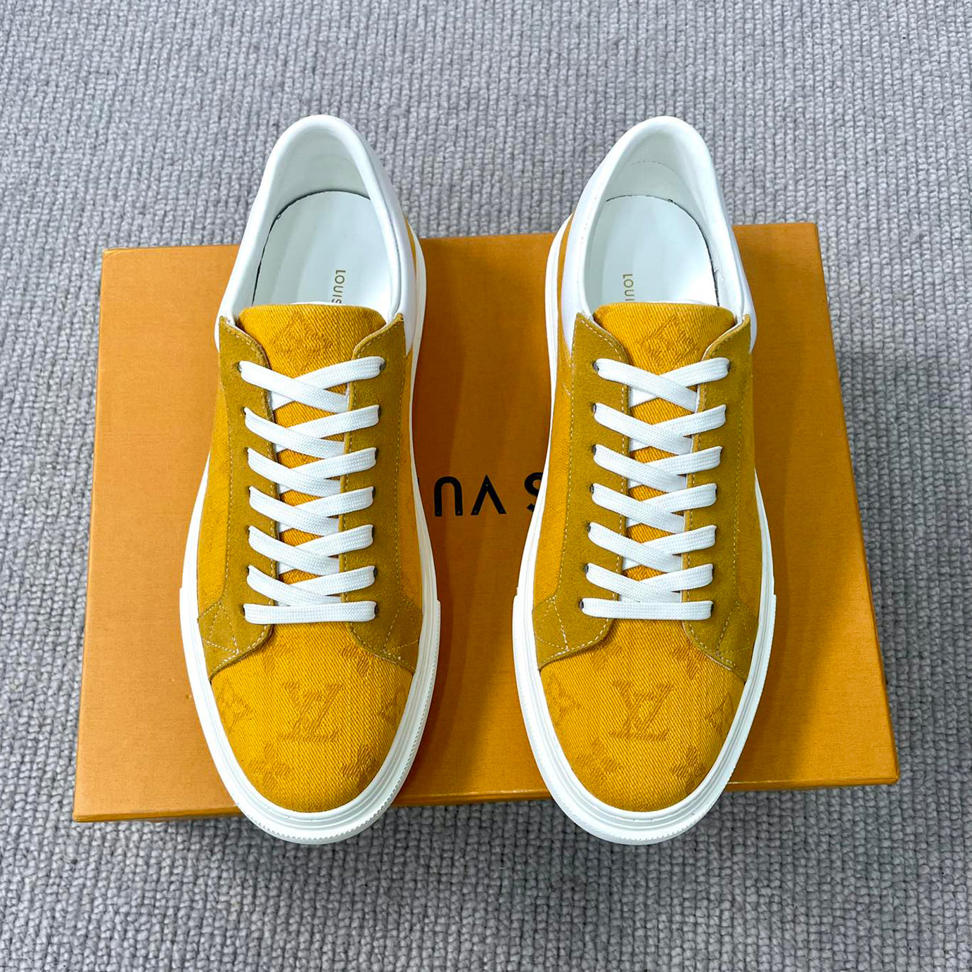 L fashionable casual sneakers 1824070203