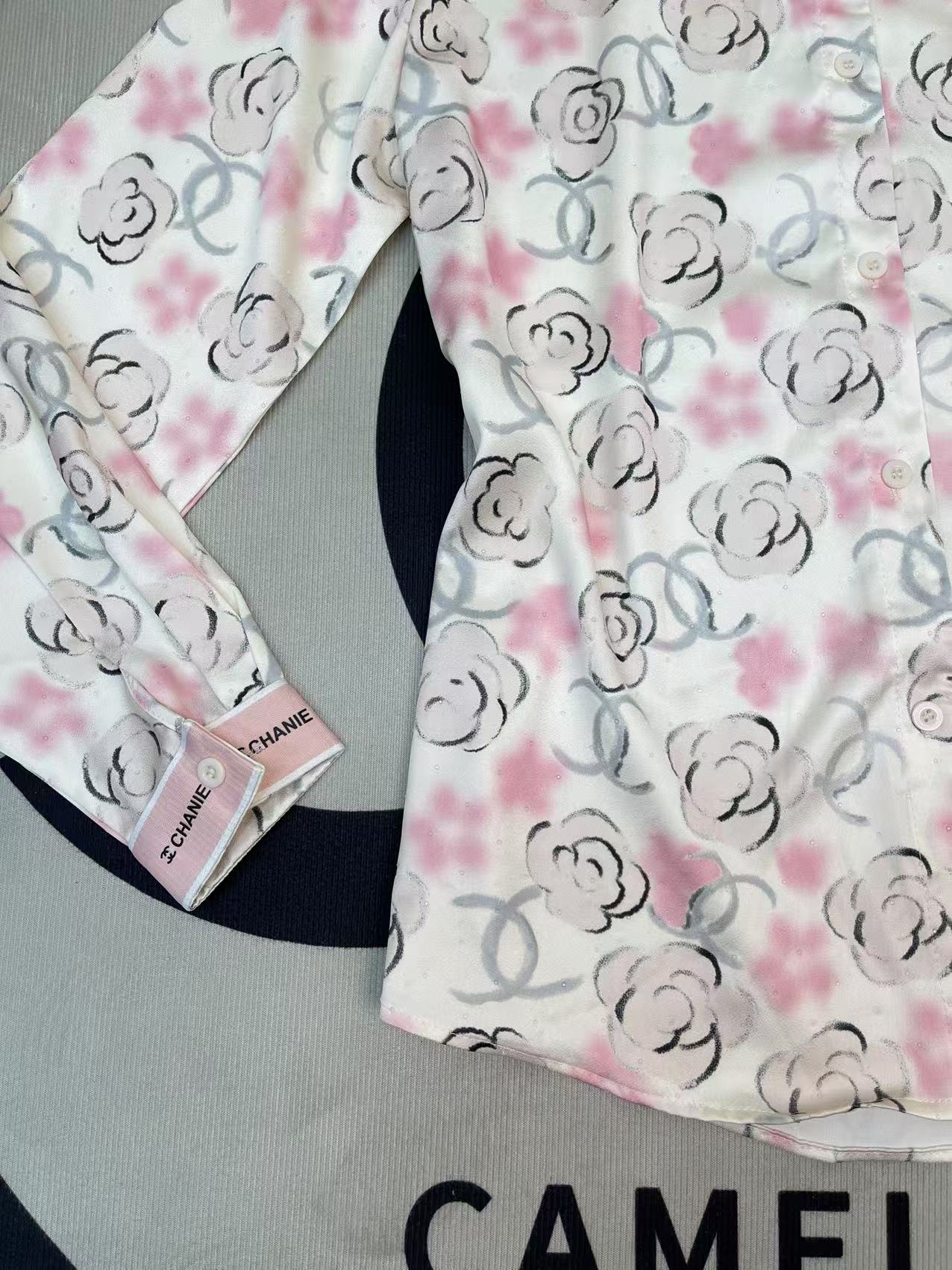 CH Camellia print shirt 1825031903