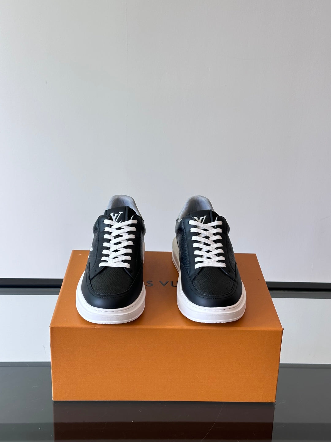 LV  Beverly Hills Sneaker 1825052108