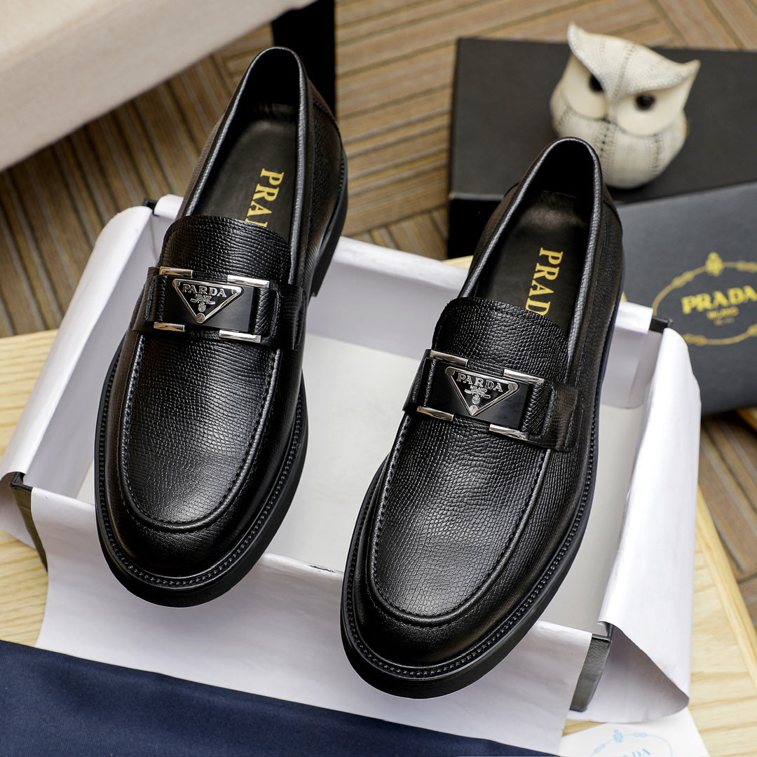 PR Triangle logo loafers 1824091314