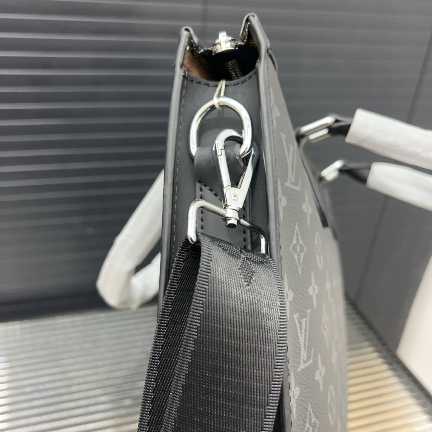 LV  Briefcase 1825050601