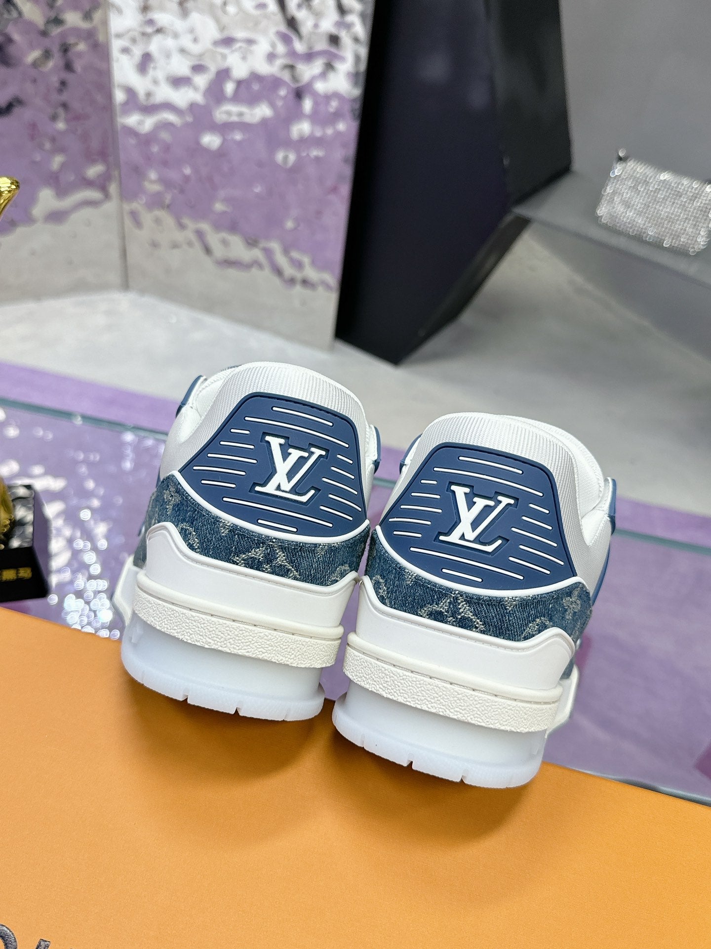 LV Trainer Sneaker 1824120915