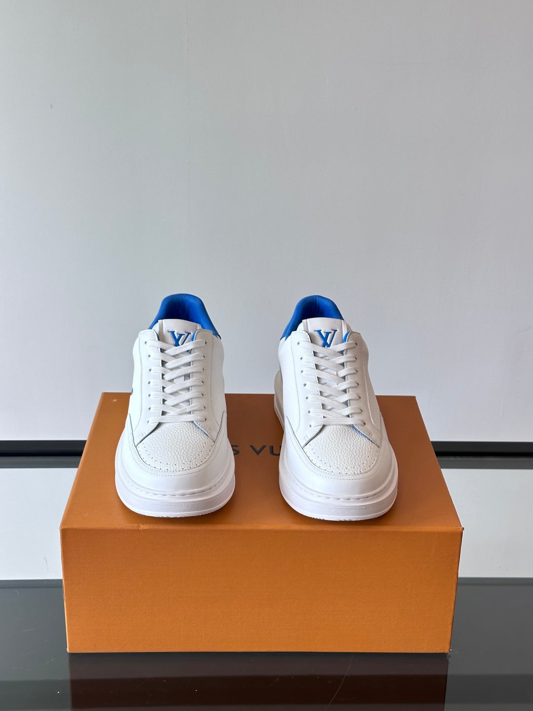 LV  Beverly Hills Sneaker 1825052108