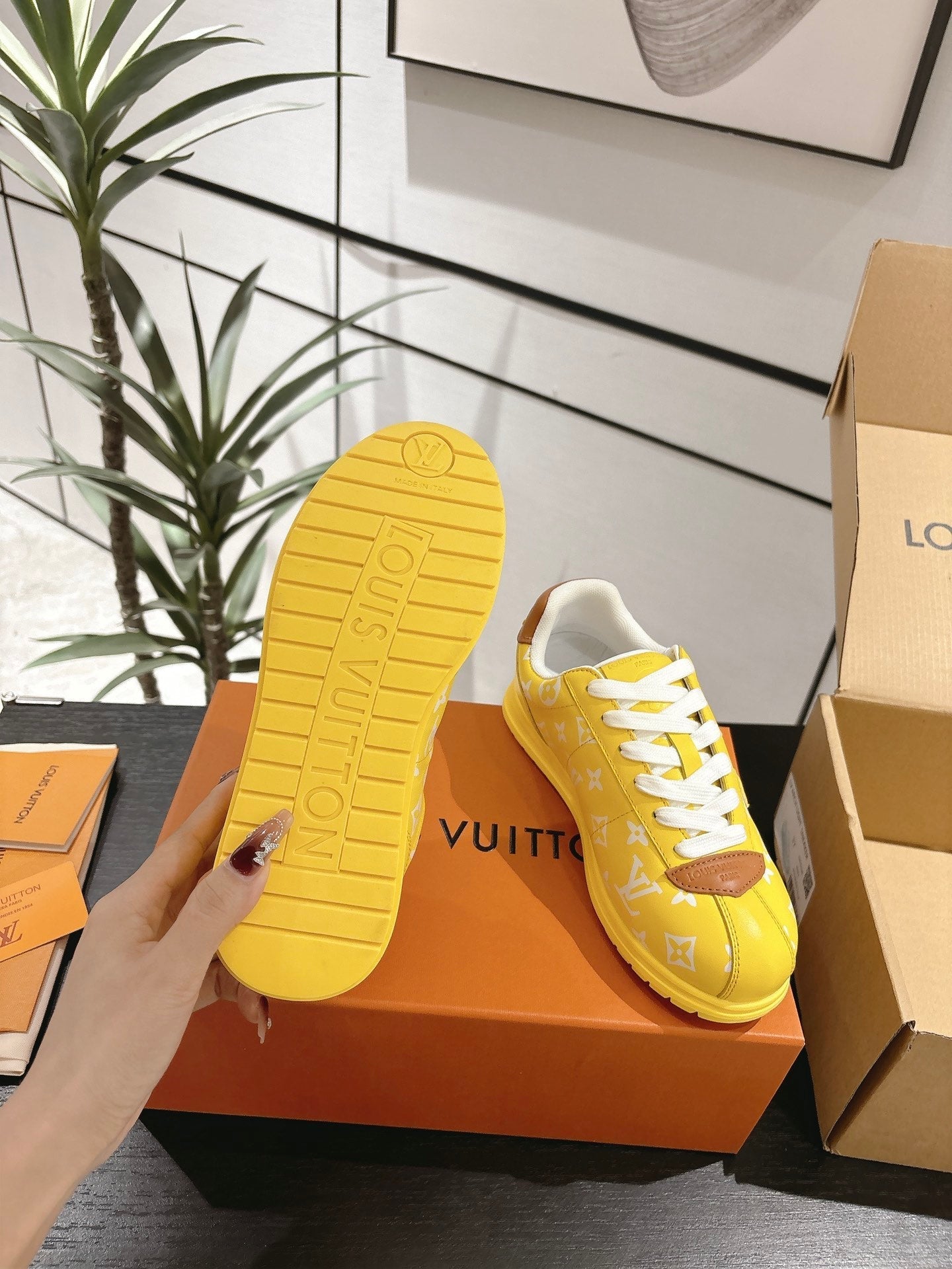 LV Sneaker 1825060605