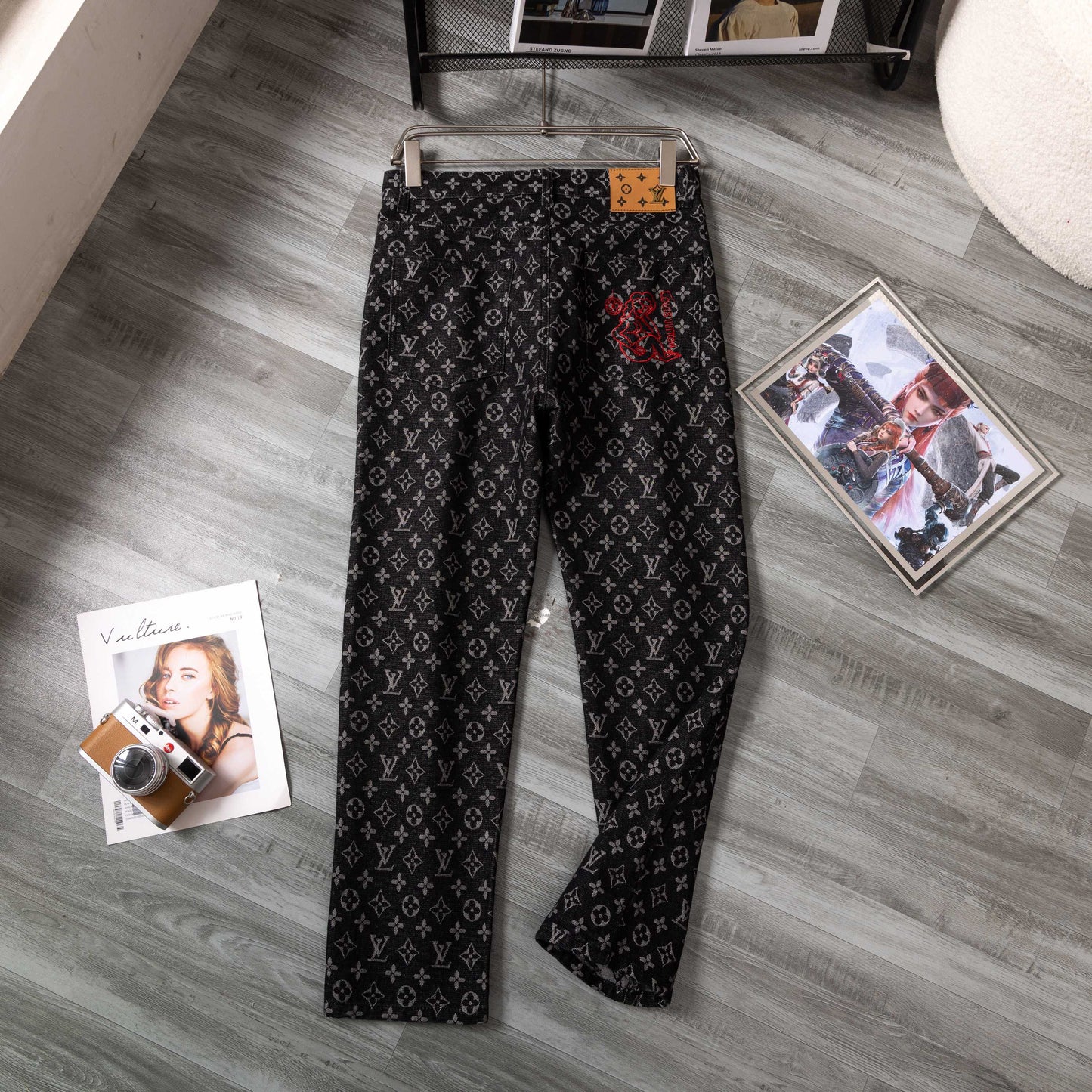 LV Little Red Man embroidered jeans 1825051401