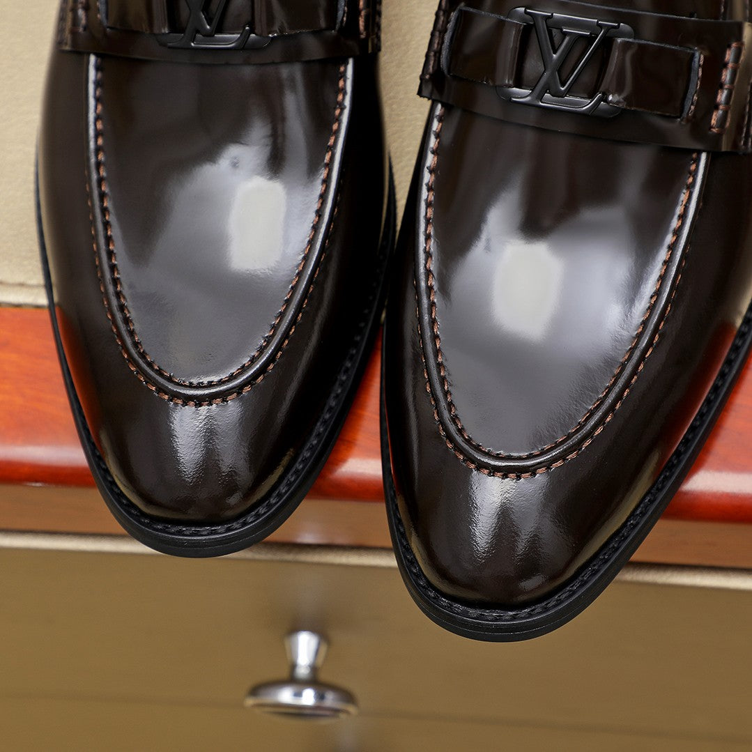 LV  Bright Leather Loafer 1825022804