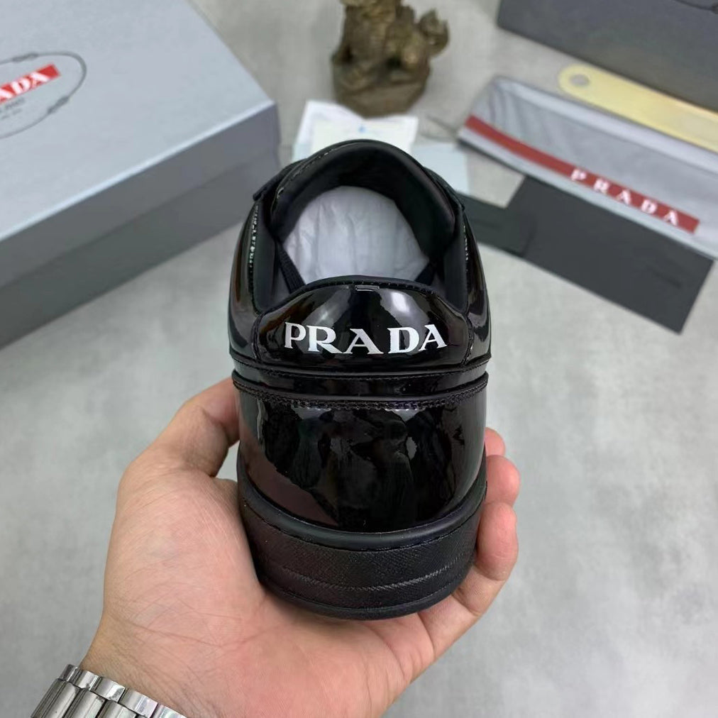 Patent leather breathable sneakers 1824052402