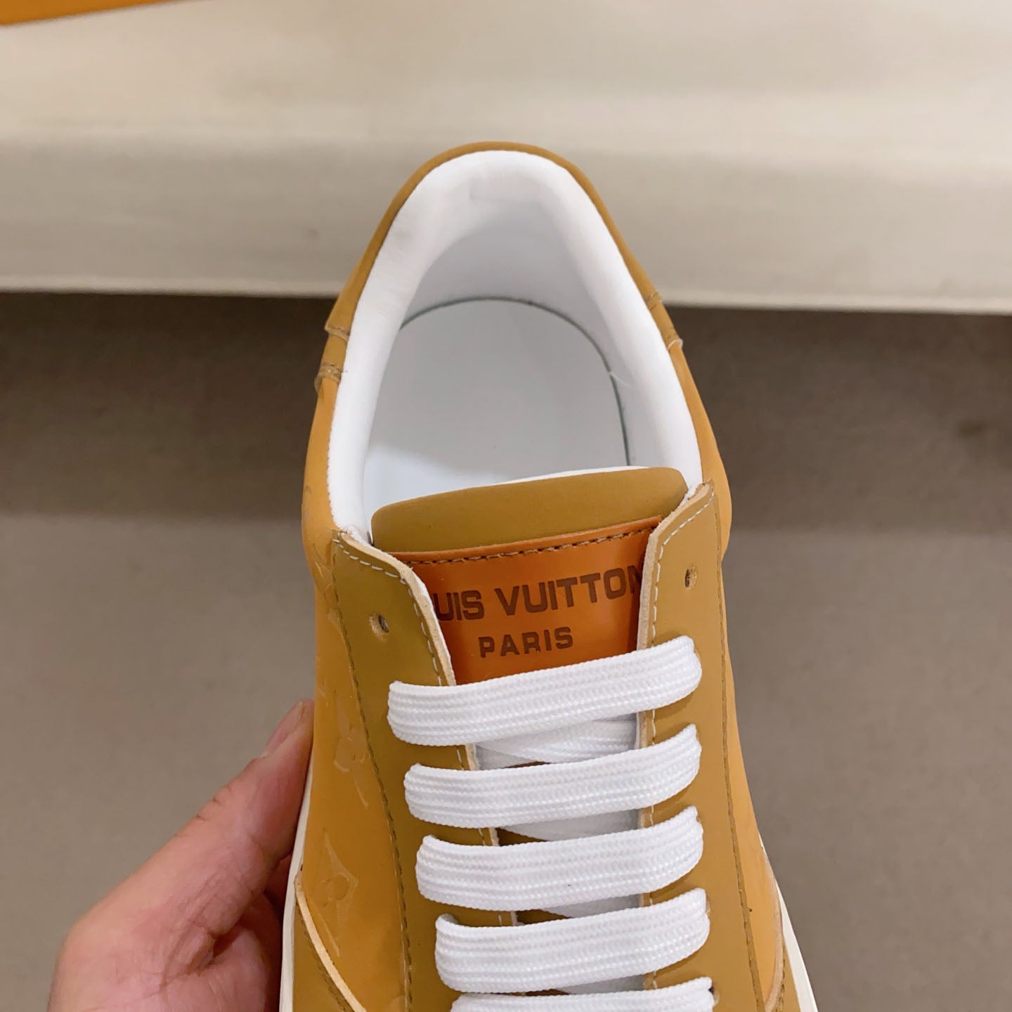 LV Sneaker 1825030301