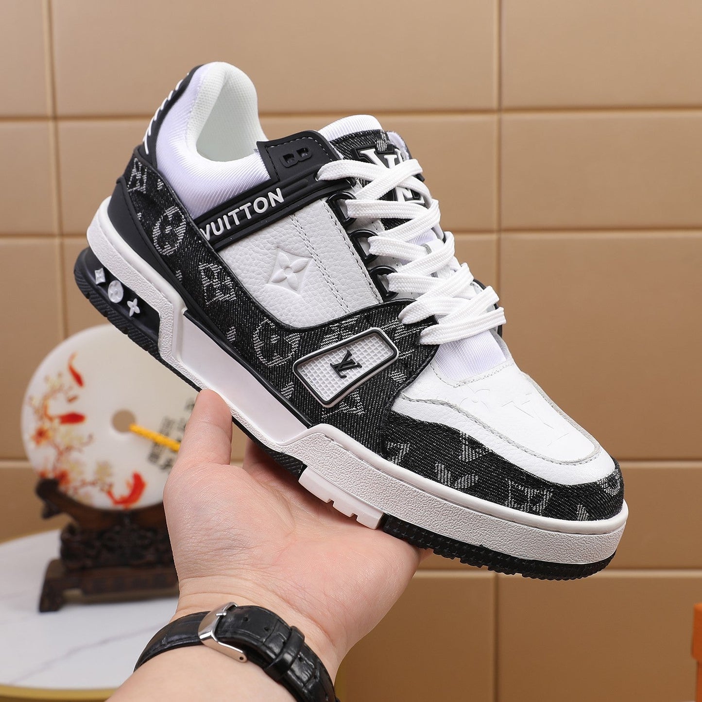 Men's Fashion Luxury Multicolor V Logo Sneakers