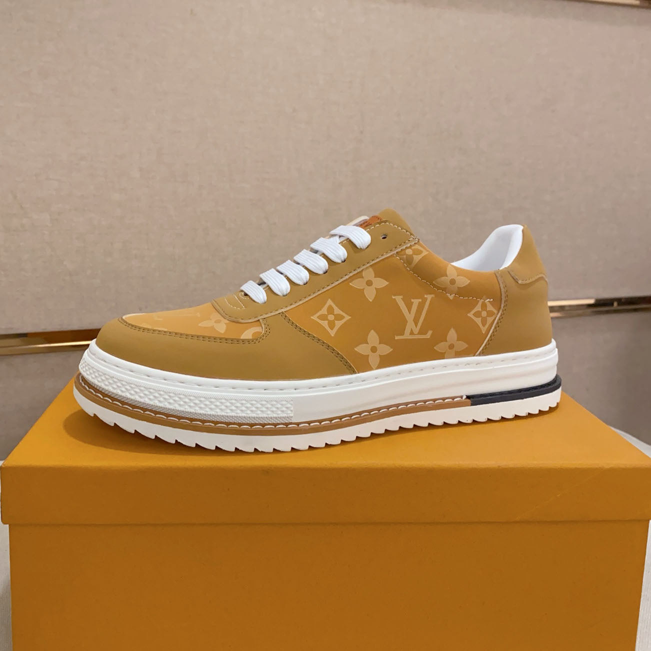 LV Sneaker 1825030301
