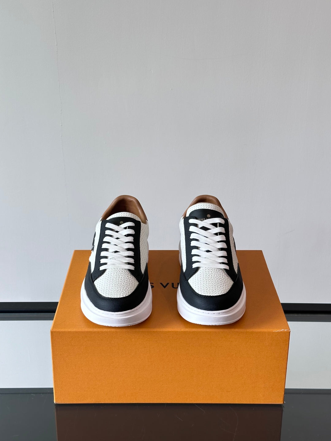 LV  Beverly Hills Breathable Sneaker 1825052107