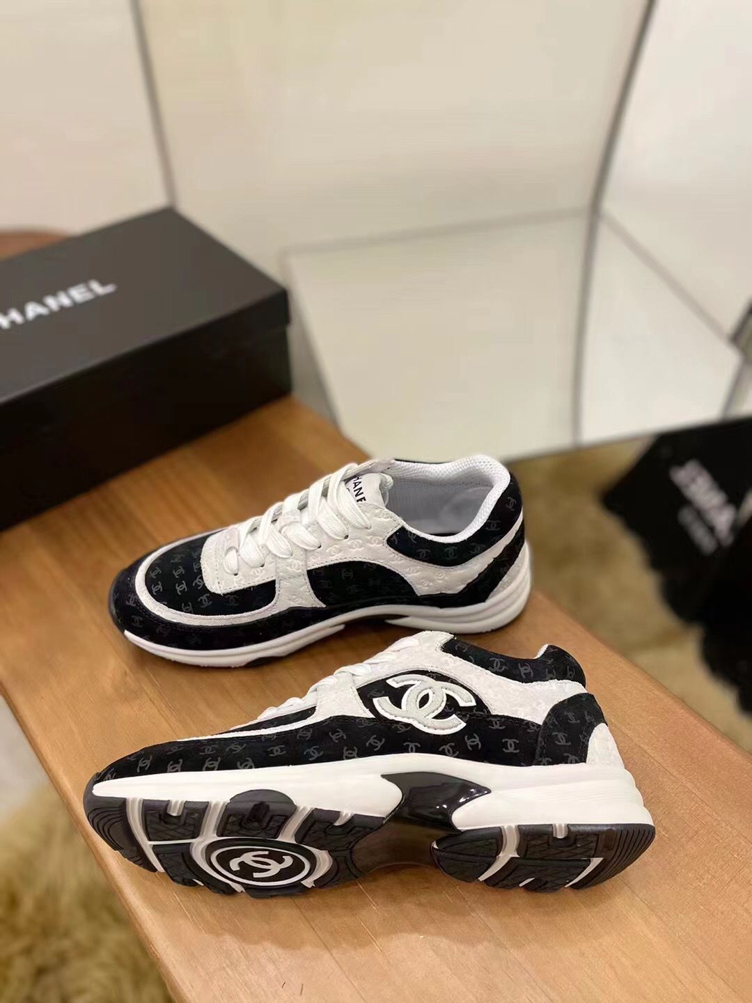 Black And White Panda Embossed Sneakers 0123121301