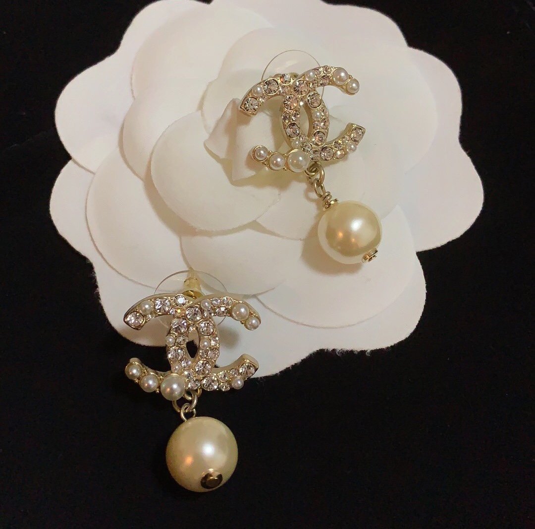 Pearl Pendant Earrings