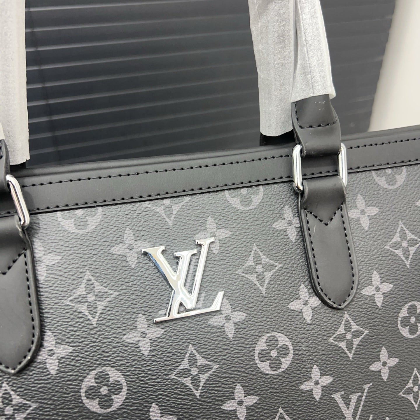 LV  Briefcase 1825050601
