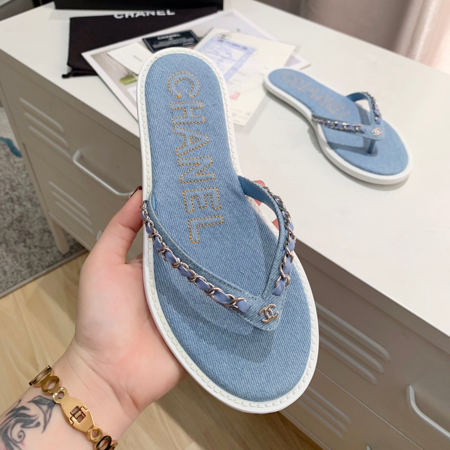 3-color flip flops 03011