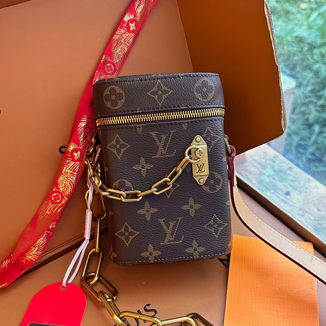 New trendy and fashionable bags KL1023091804