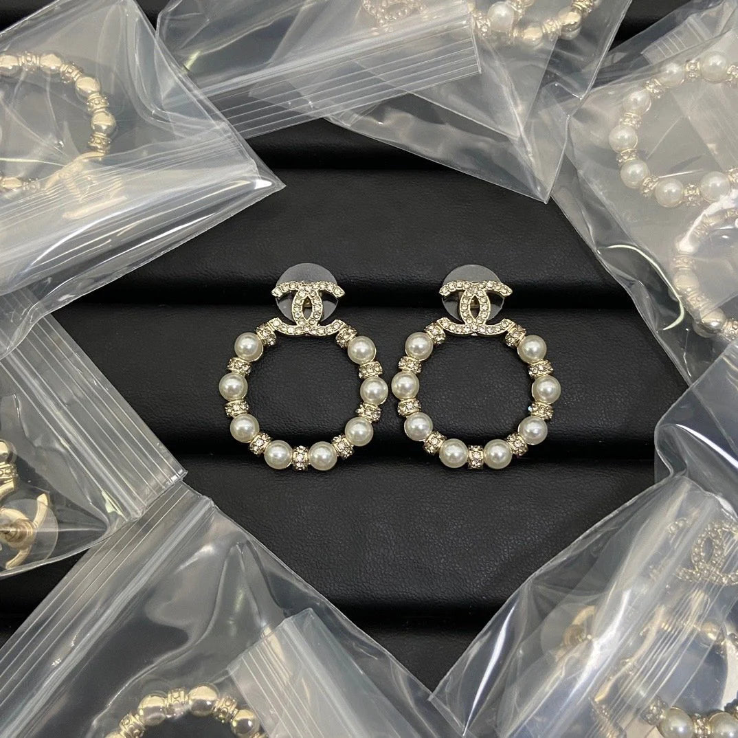 New Enamel Earrings With Heart-shaped Earrings 1024010312