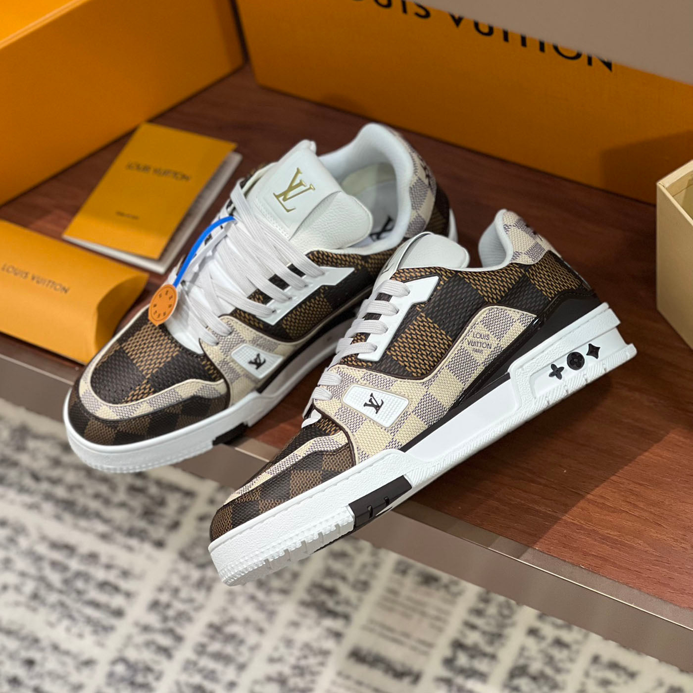 LV Trainer Sneaker 1825022806