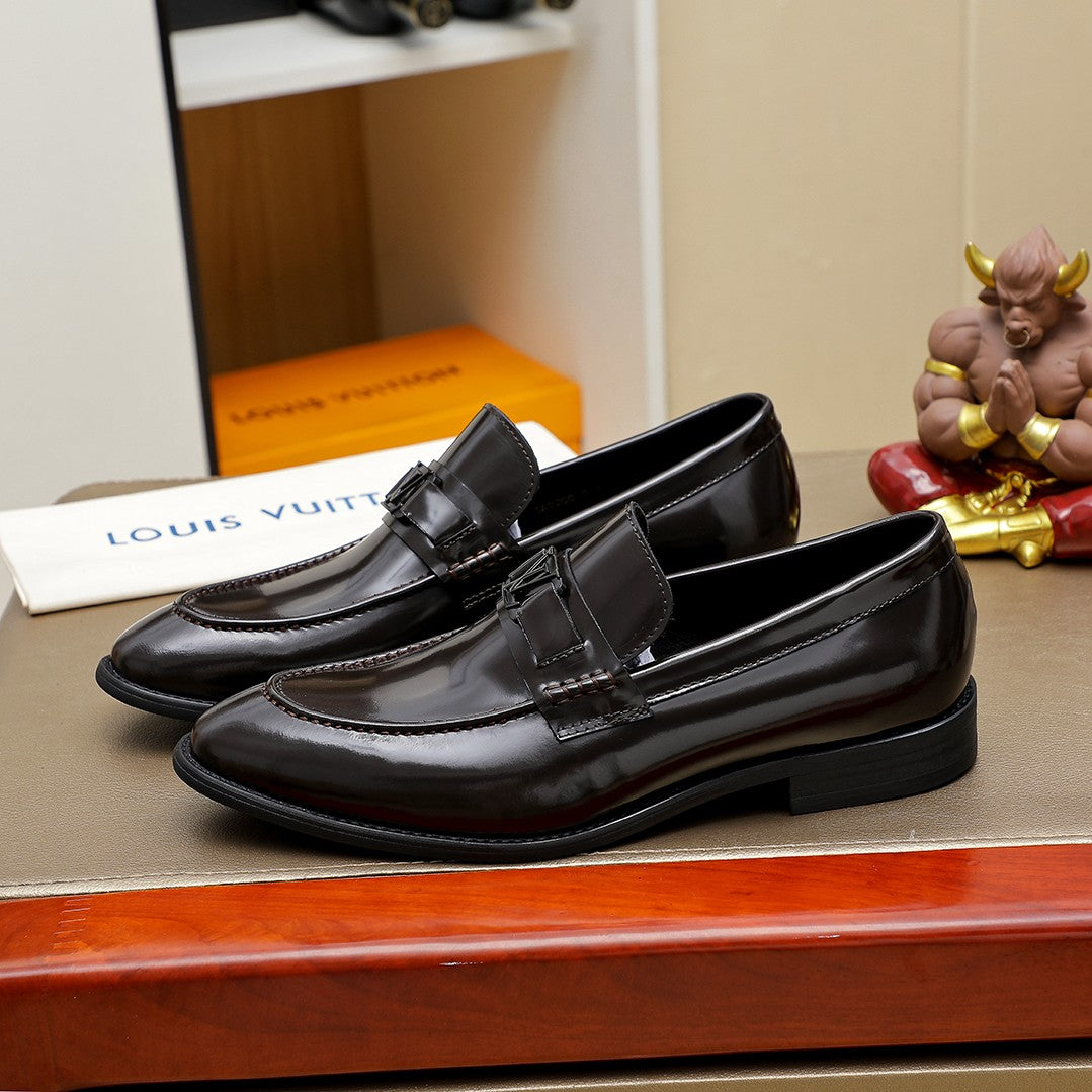 LV  Bright Leather Loafer 1825022804