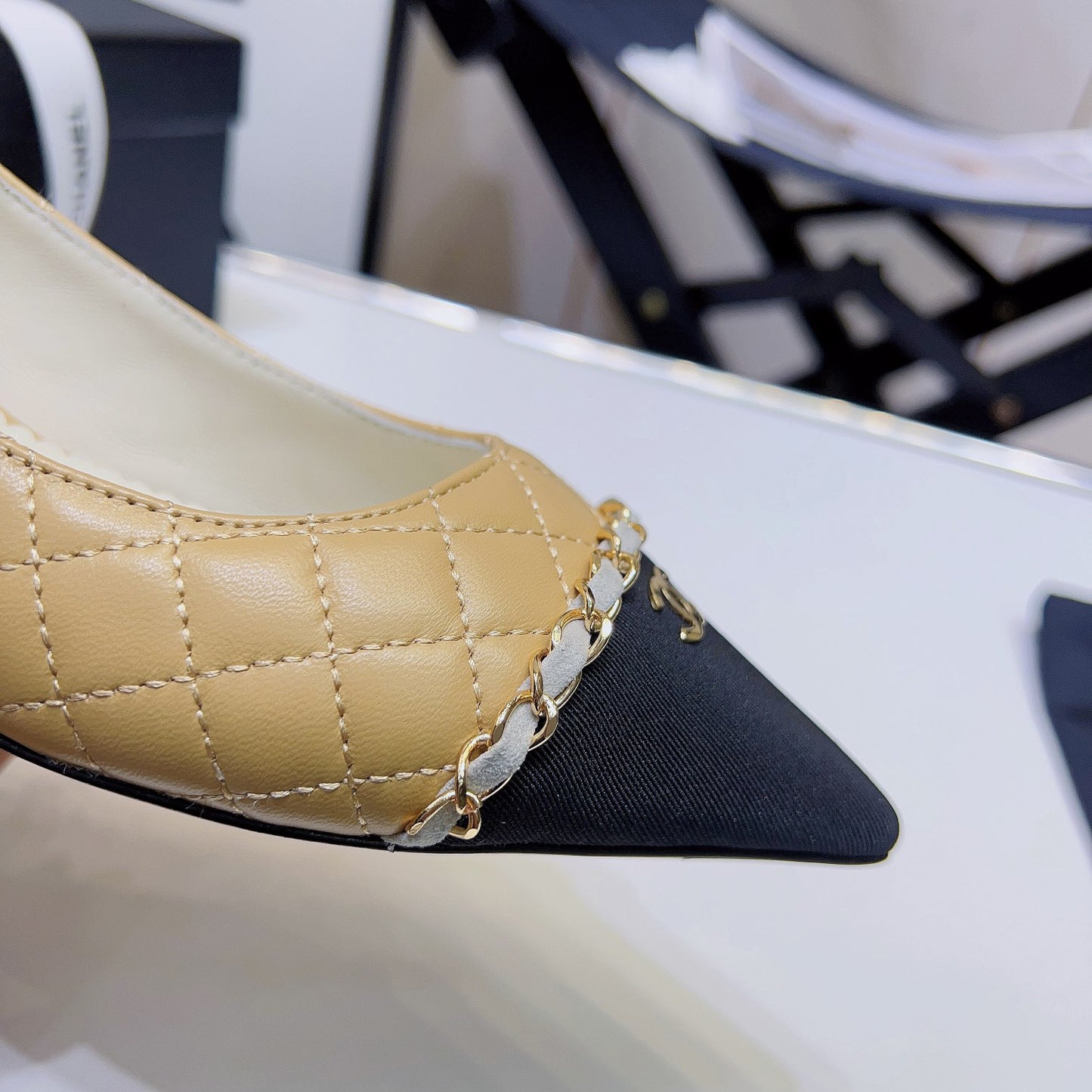 Pointed rhombus chain small high-heeled shoes XC16062302