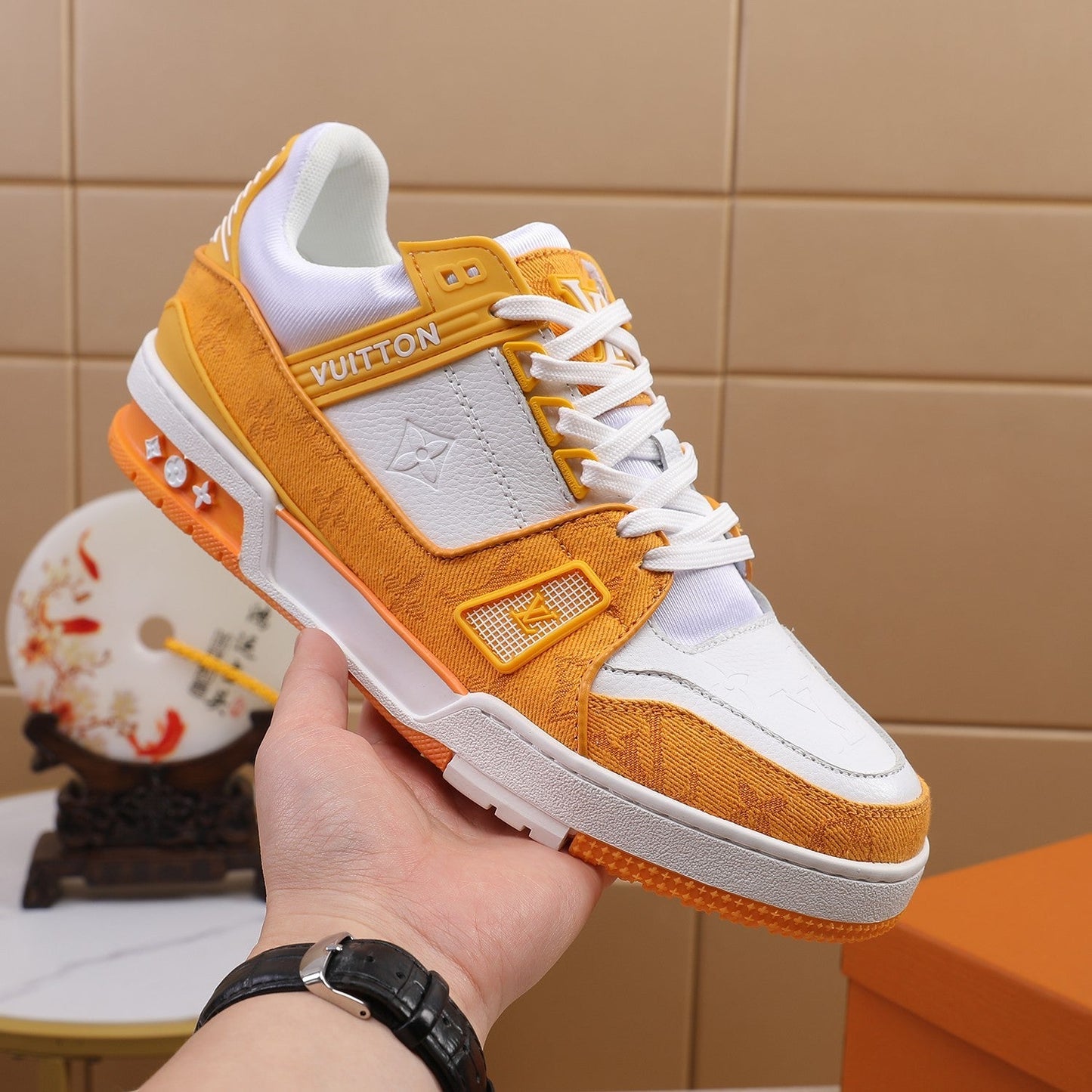 Men's Fashion Luxury Multicolor V Logo Sneakers