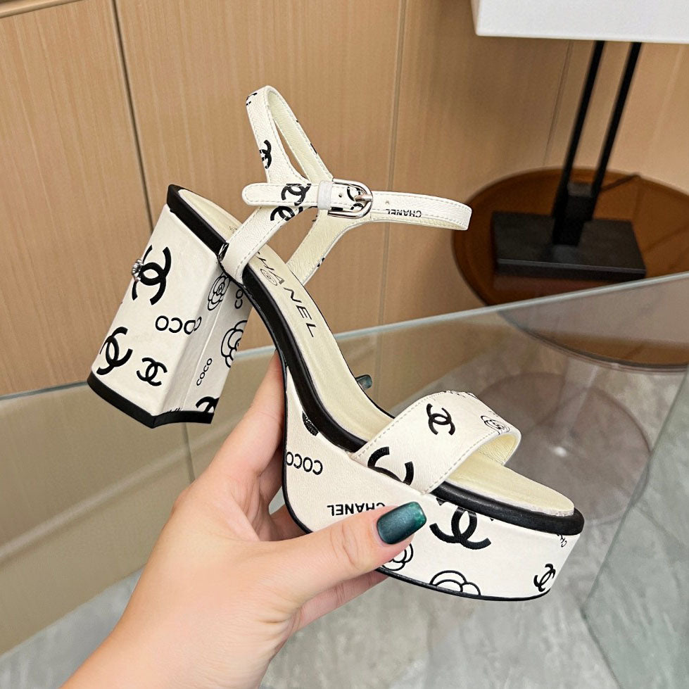 Classic high-heeled sandals blend modernity and fashion 1024031904