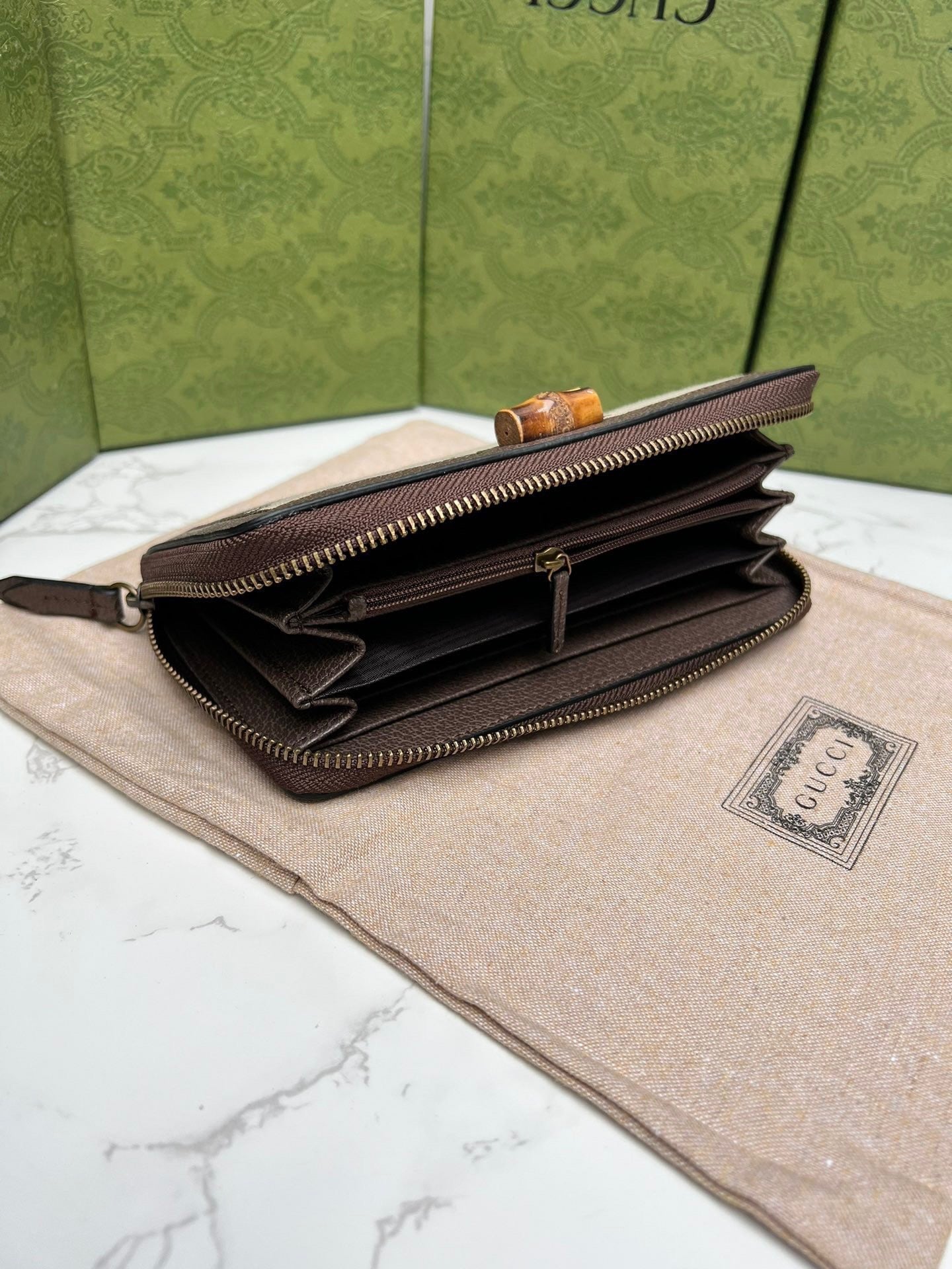 Fashionable  Bag 25090402