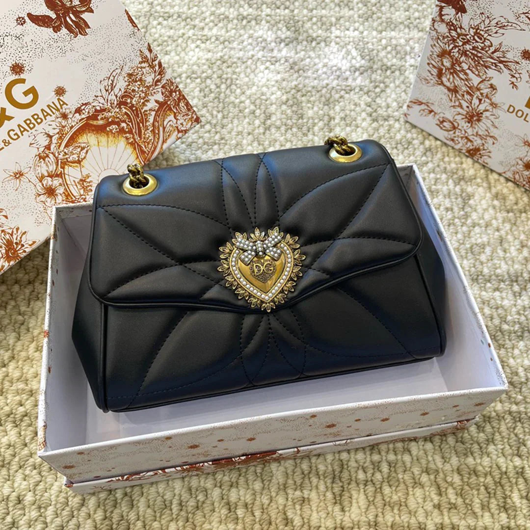 Classic and fashionable versatile crossbody bag 1024011004