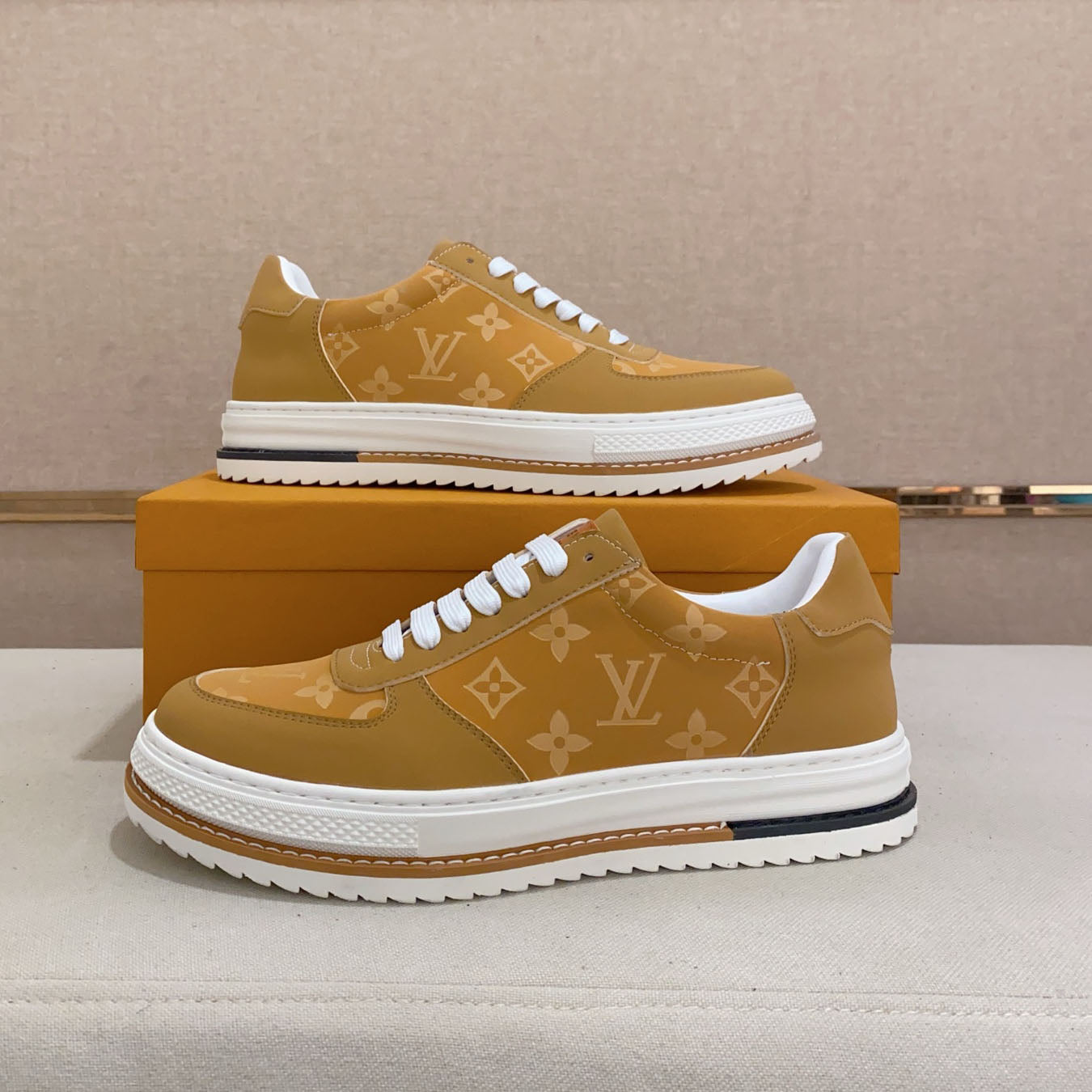 LV Sneaker 1825030301