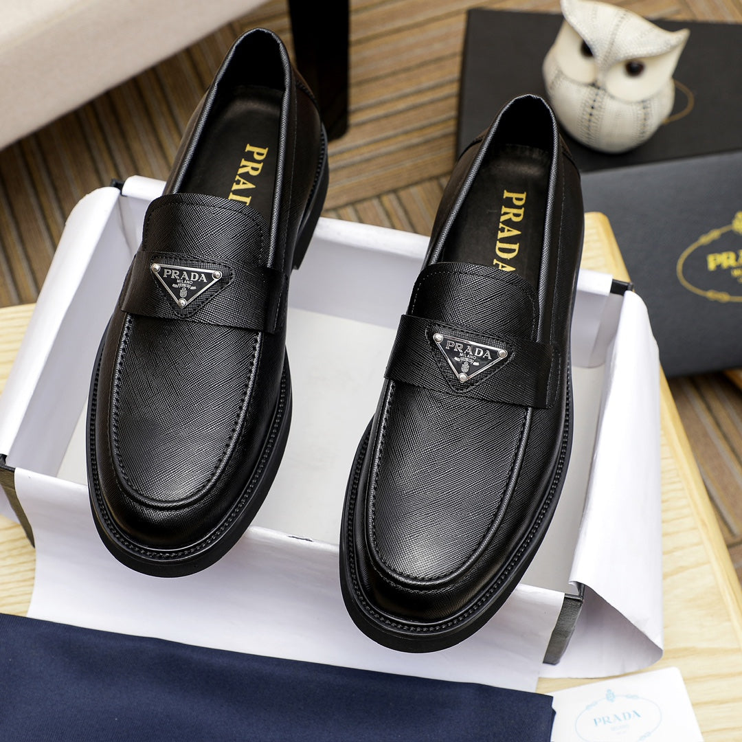 PR Triangle logo loafers 1824091310