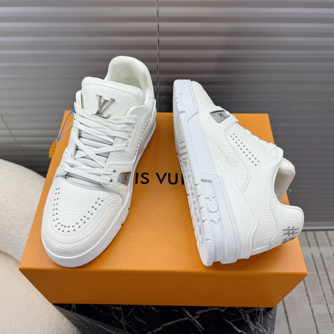 LV Trainer Sneaker 1824120913