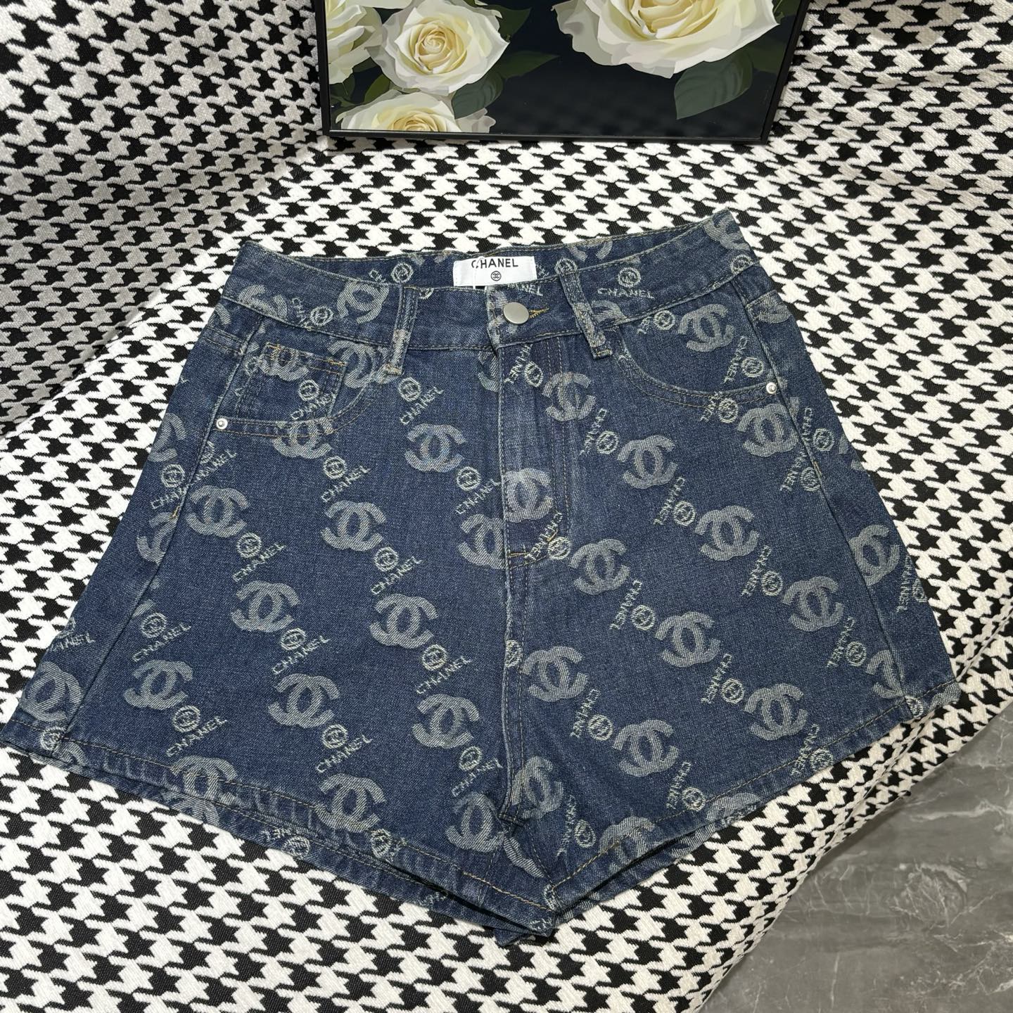 CH Denim shorts 1825031402