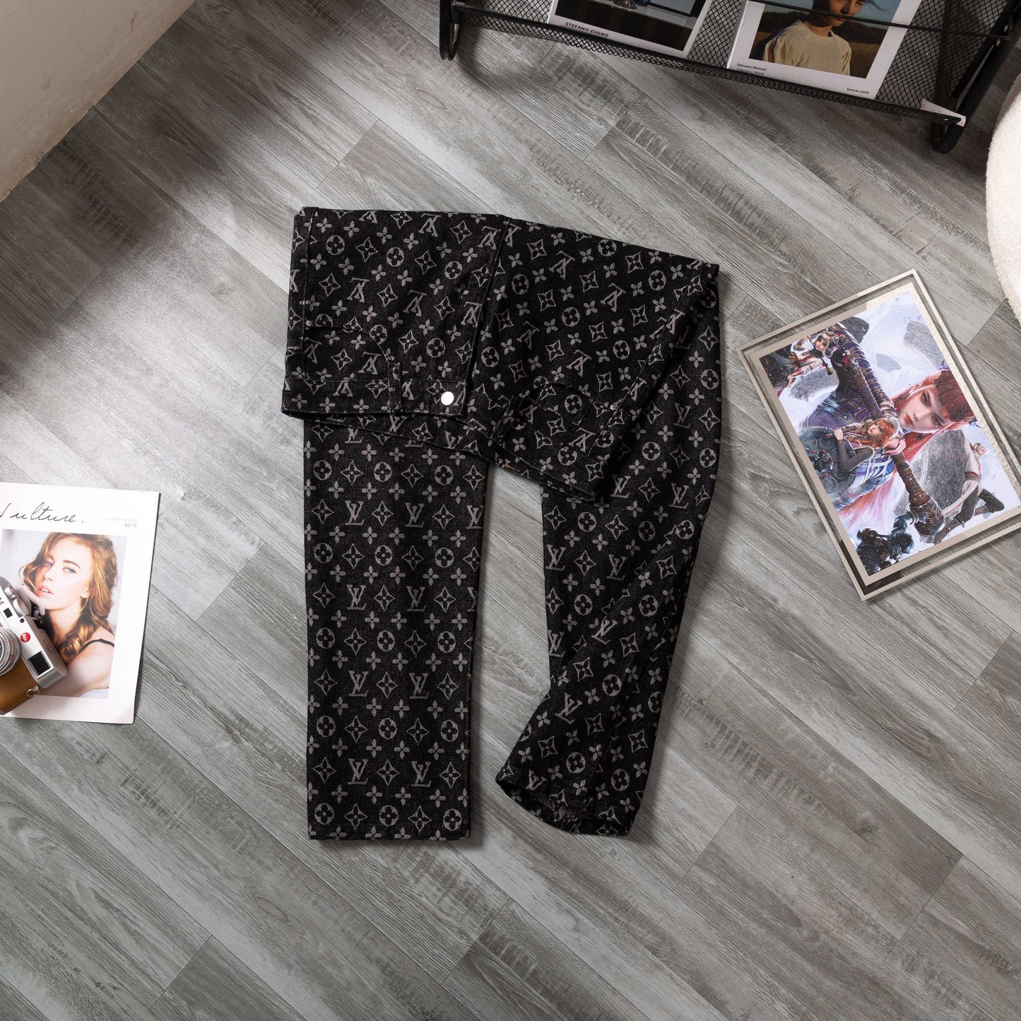 LV Little Red Man embroidered jeans 1825051401