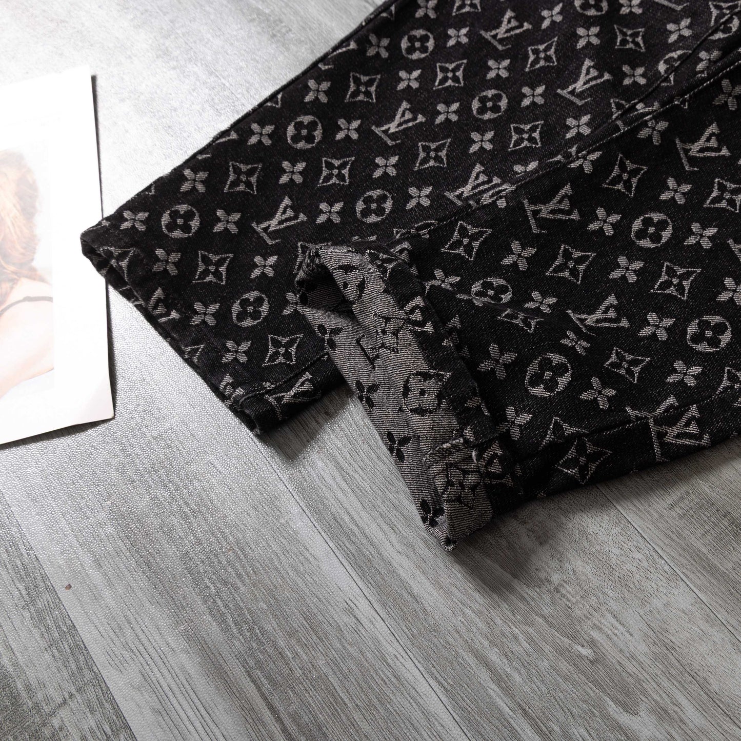 LV Little Red Man embroidered jeans 1825051401