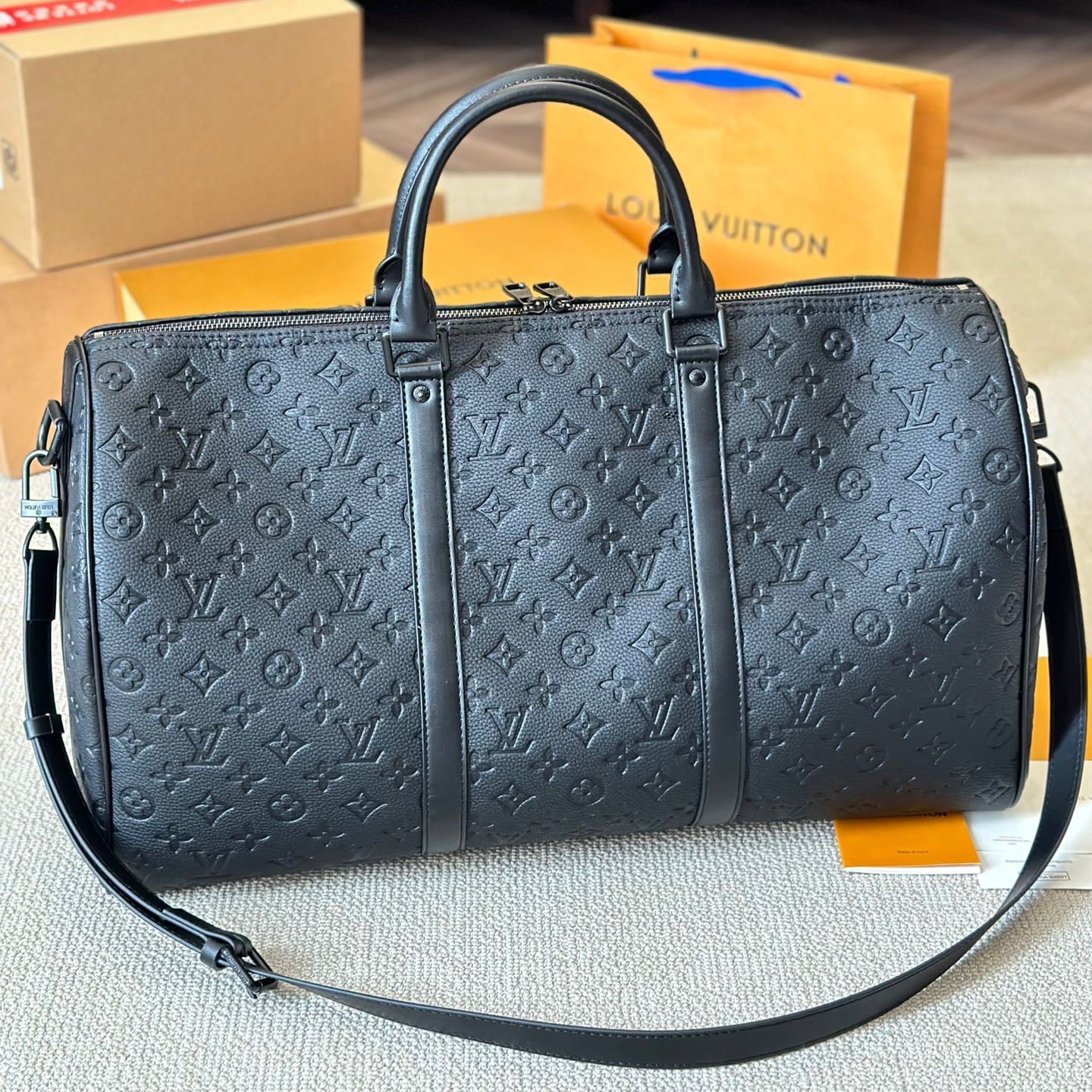 Embossed Travel Bag 1824031909