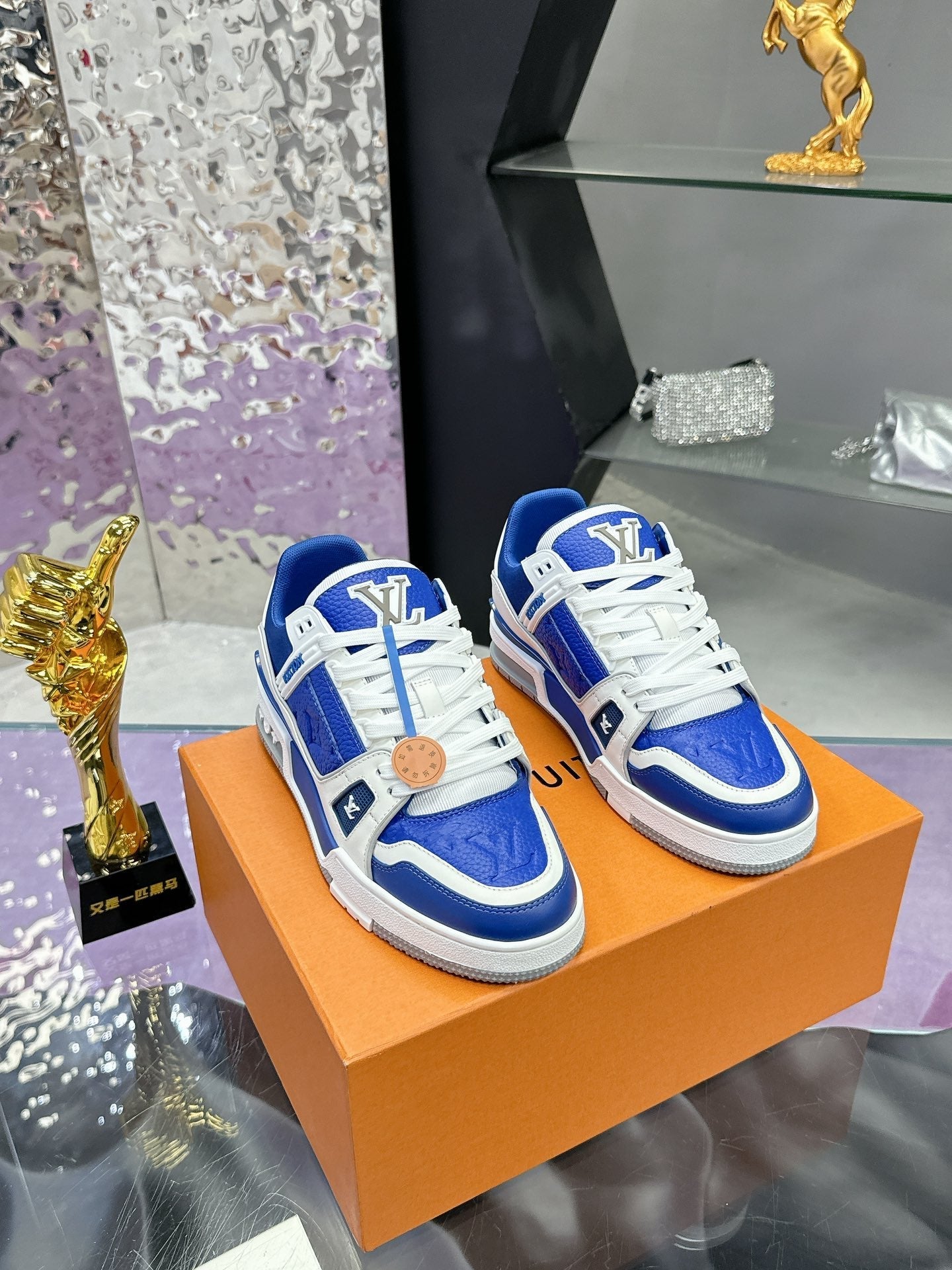 LV Trainer Sneaker 1824120914