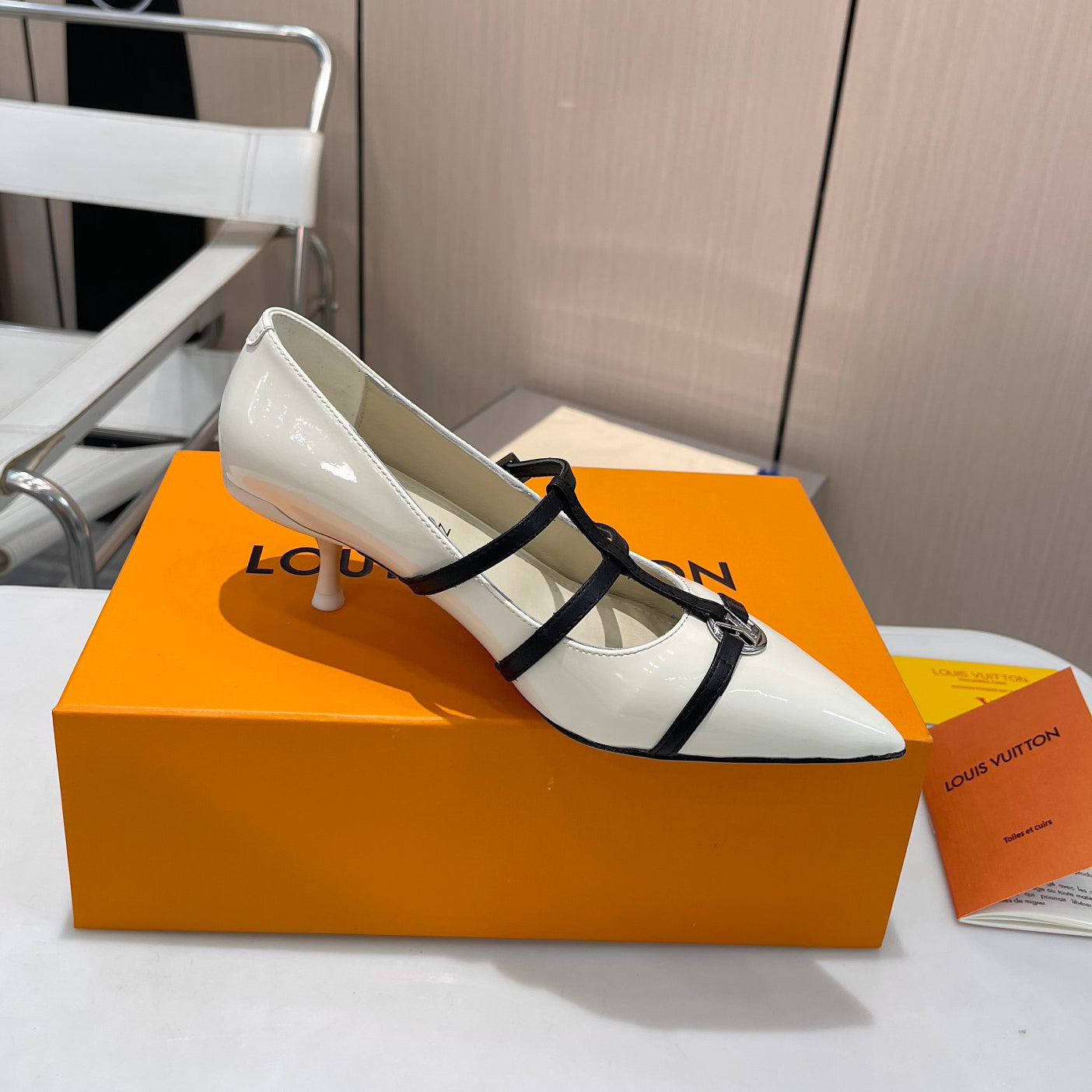 LV Pointed Pumps 1824120906