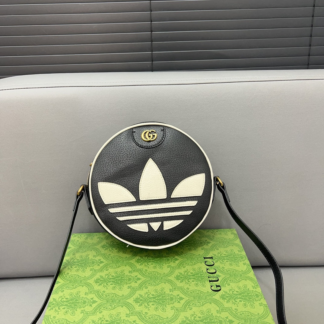 Co-branded round bag crossbody bag 1824042108