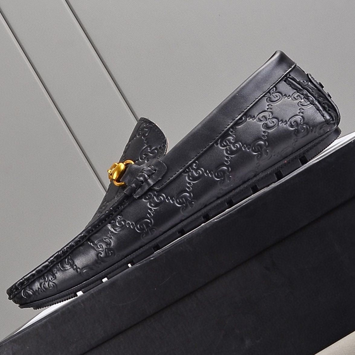 Men's embossed loafers 1824053102